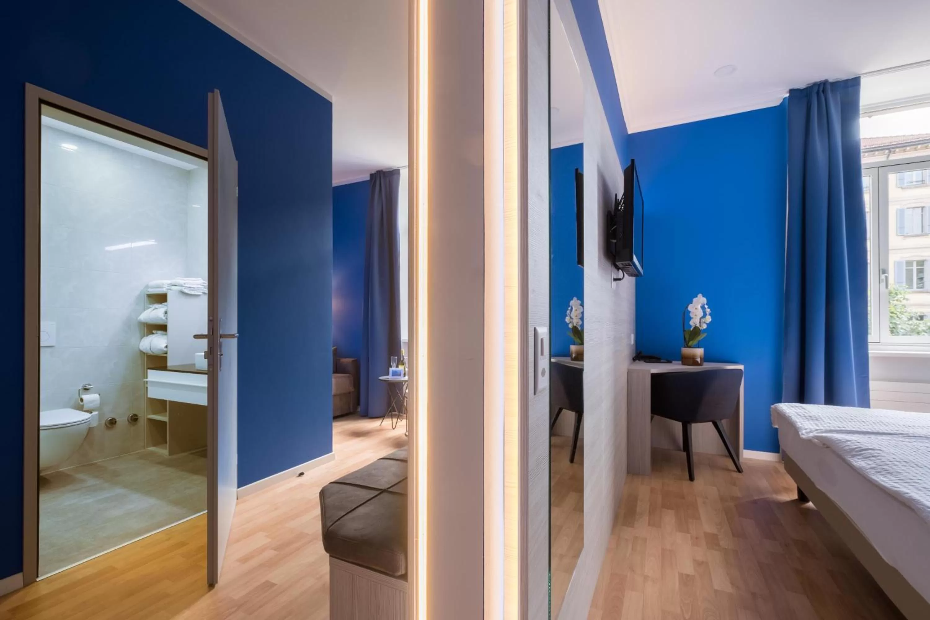 Photo of the whole room, Bed in Hotel Zurigo Downtown