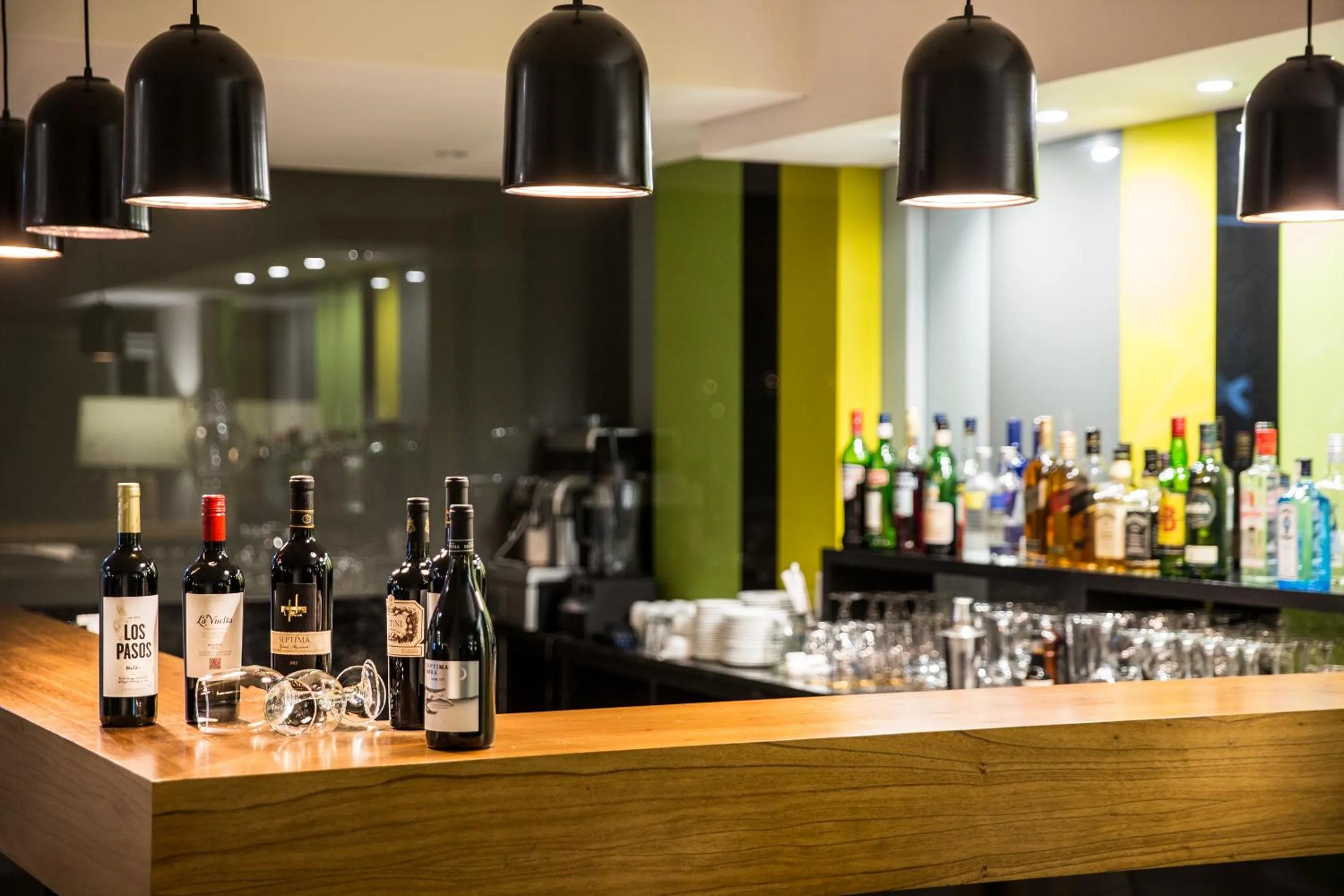 Lounge or bar in Howard Johnson Plaza Buenos Aires