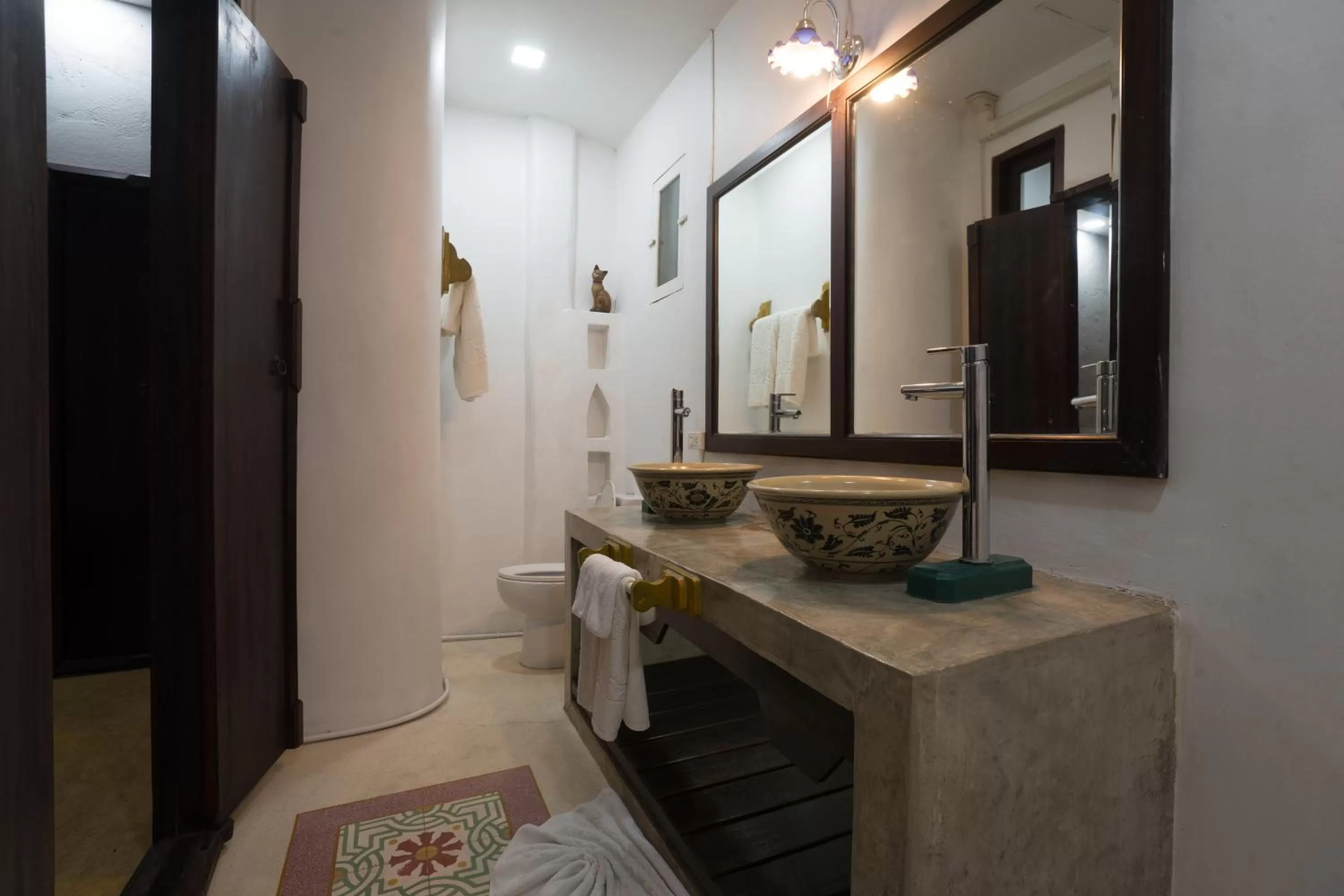 Bathroom in Cheva Gallery Boutique Hotel