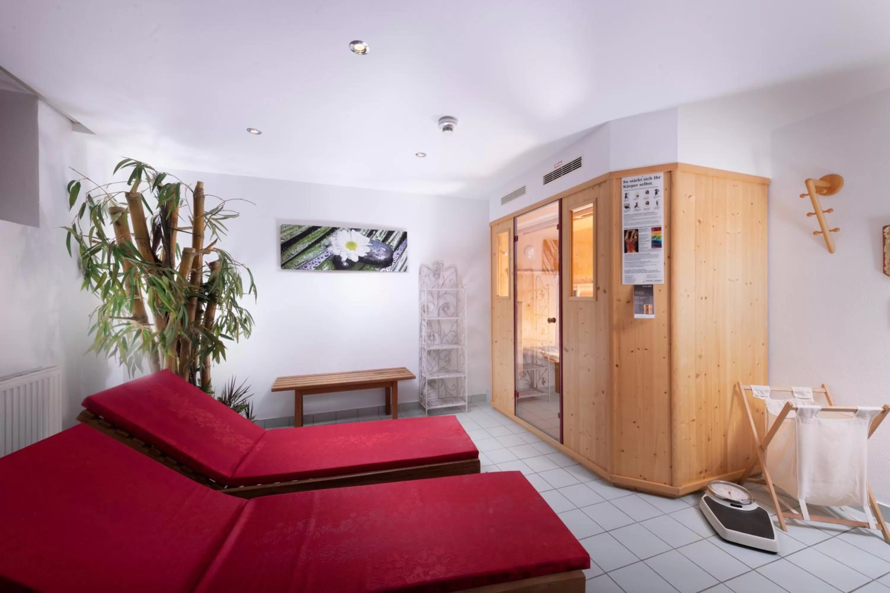 Sauna, Bed in Familienhotel Central