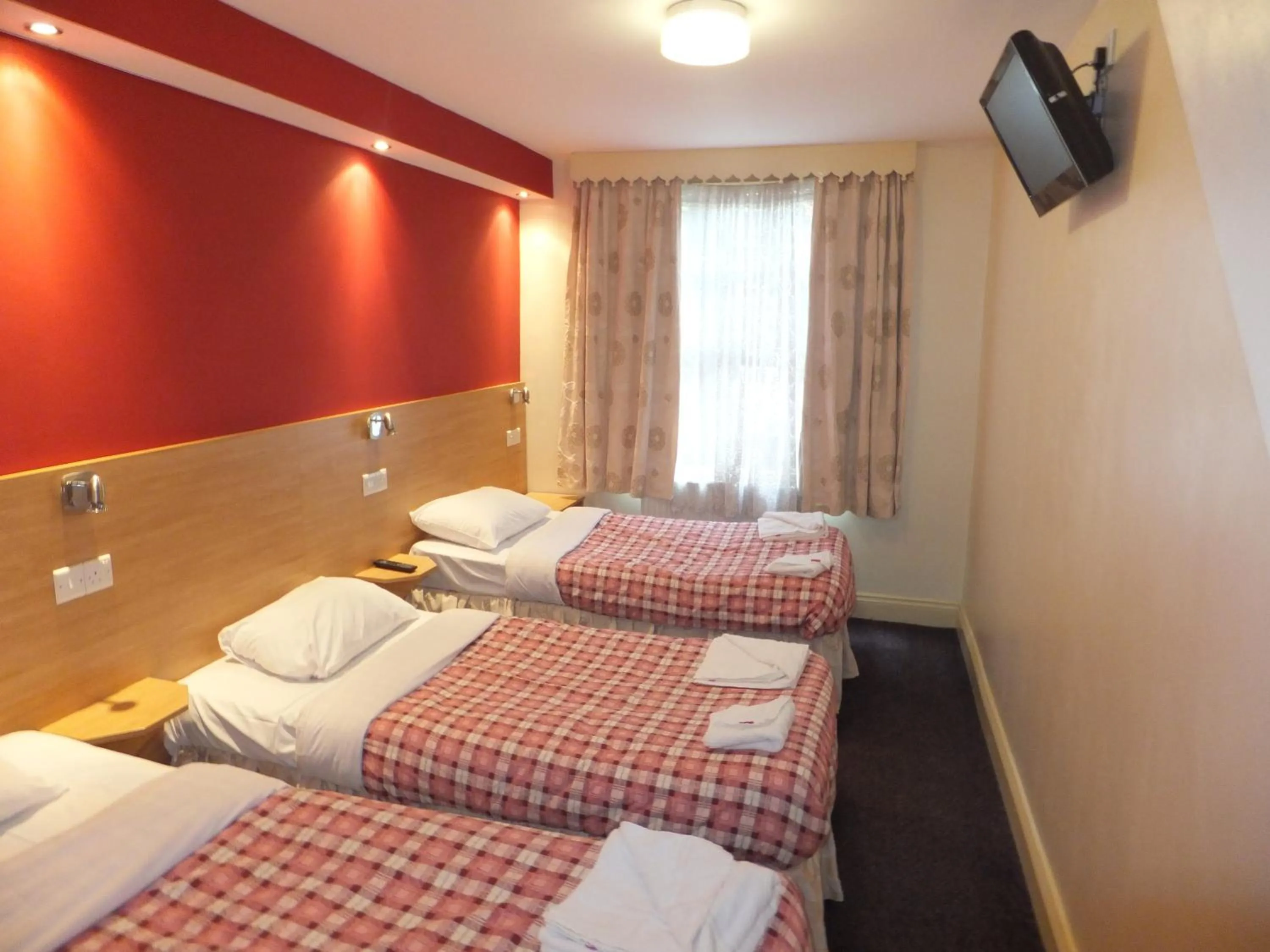 Bed in Carlton Hotel