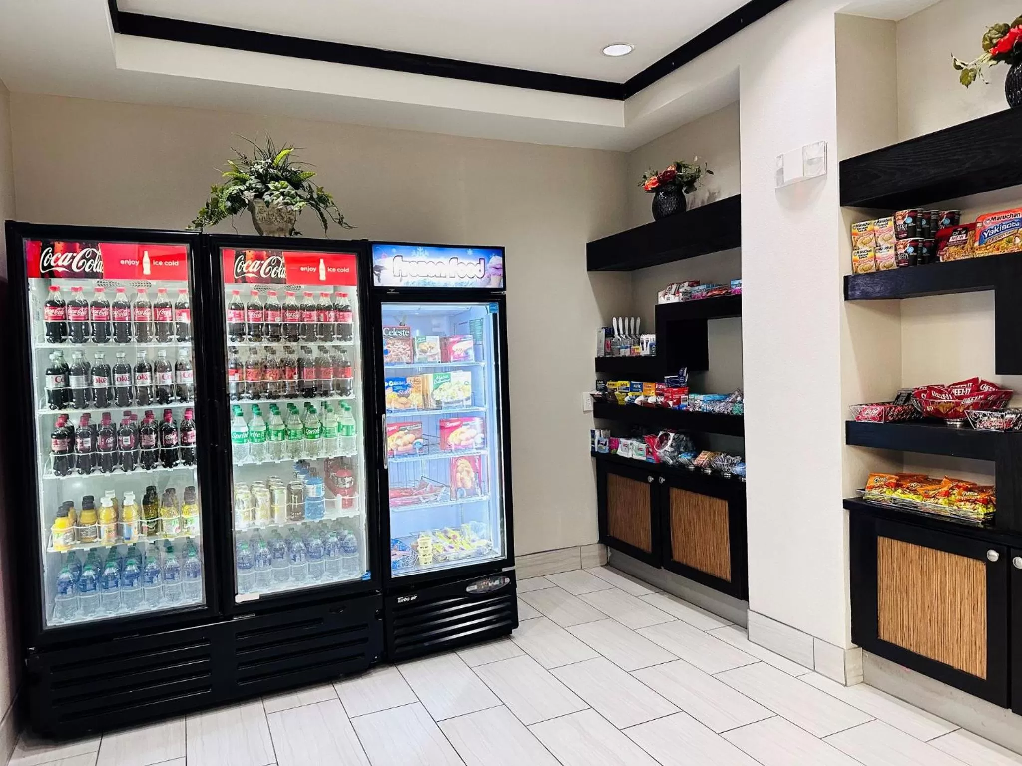 Other, Supermarket/Shops in Holiday Inn Express & Suites Houston East - Baytown, an IHG Hotel