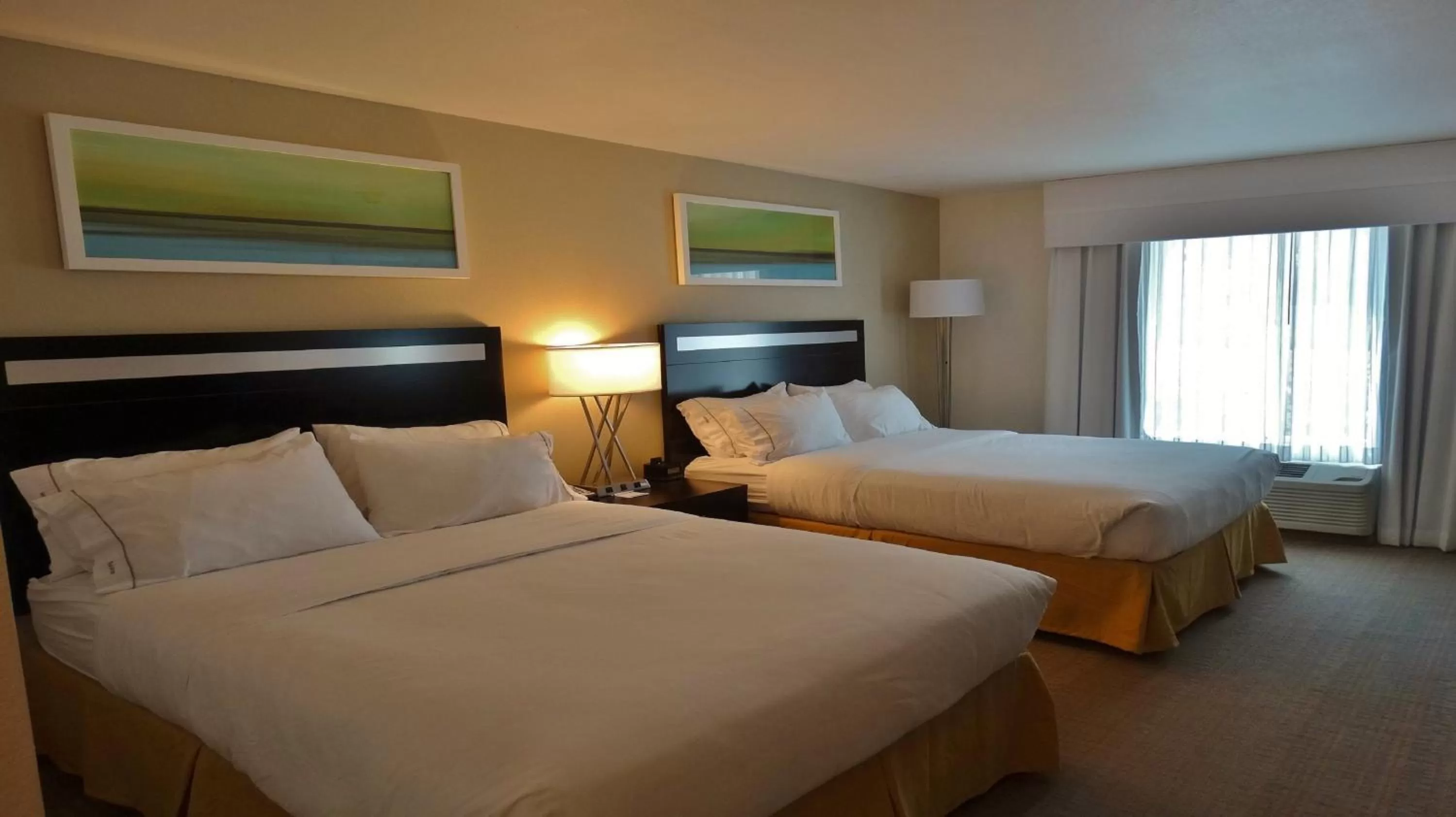Photo of the whole room, Bed in Holiday Inn Express and Suites Montgomery by IHG