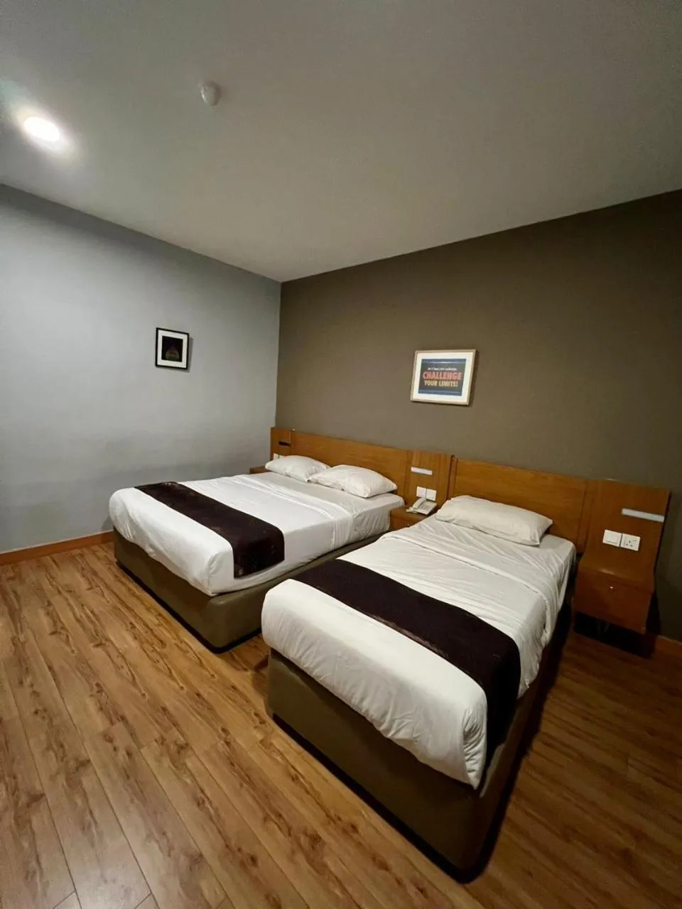 Bed in Hotel Zamburger Second Link