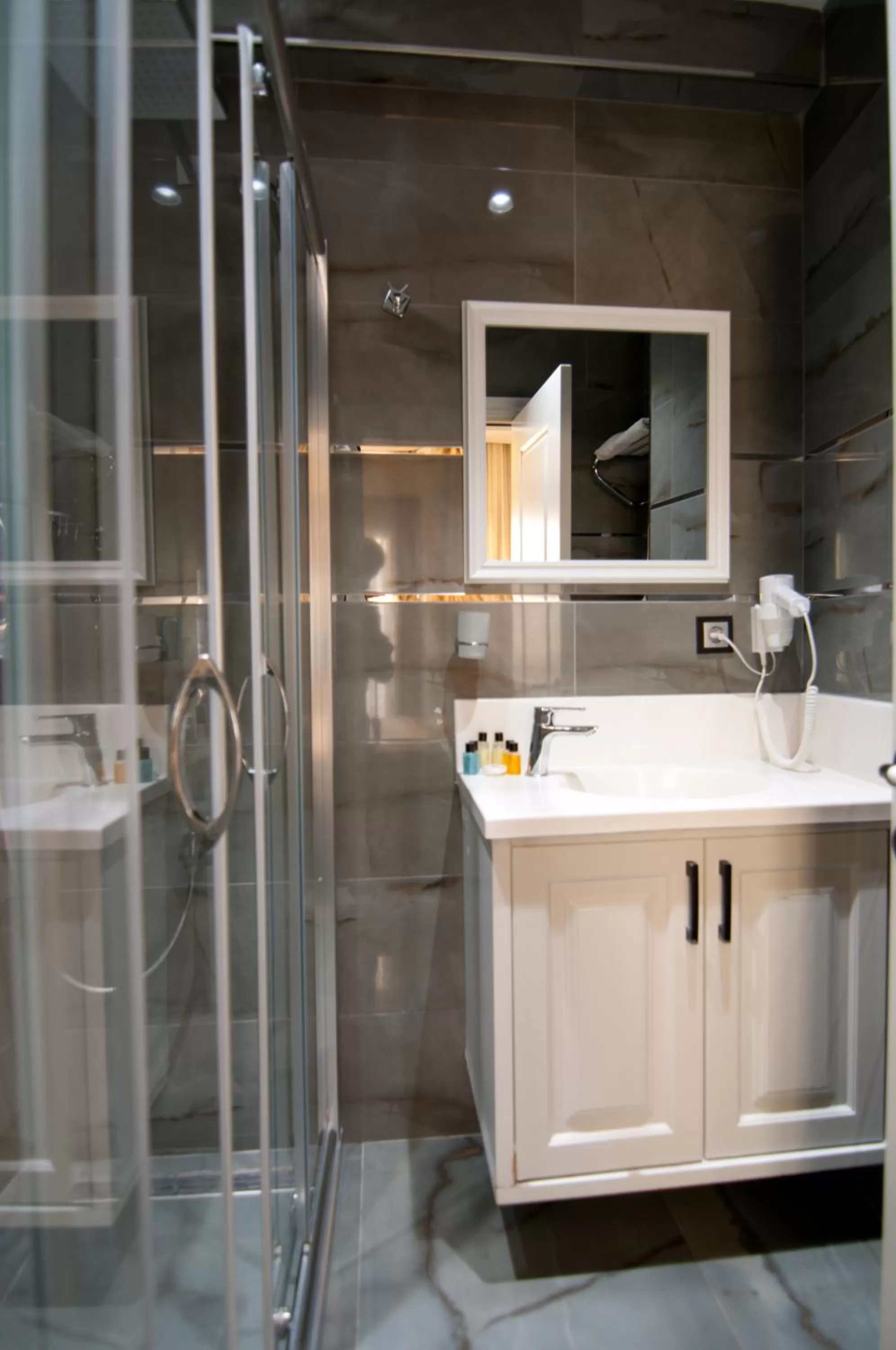 Bathroom in Pruva Hotel