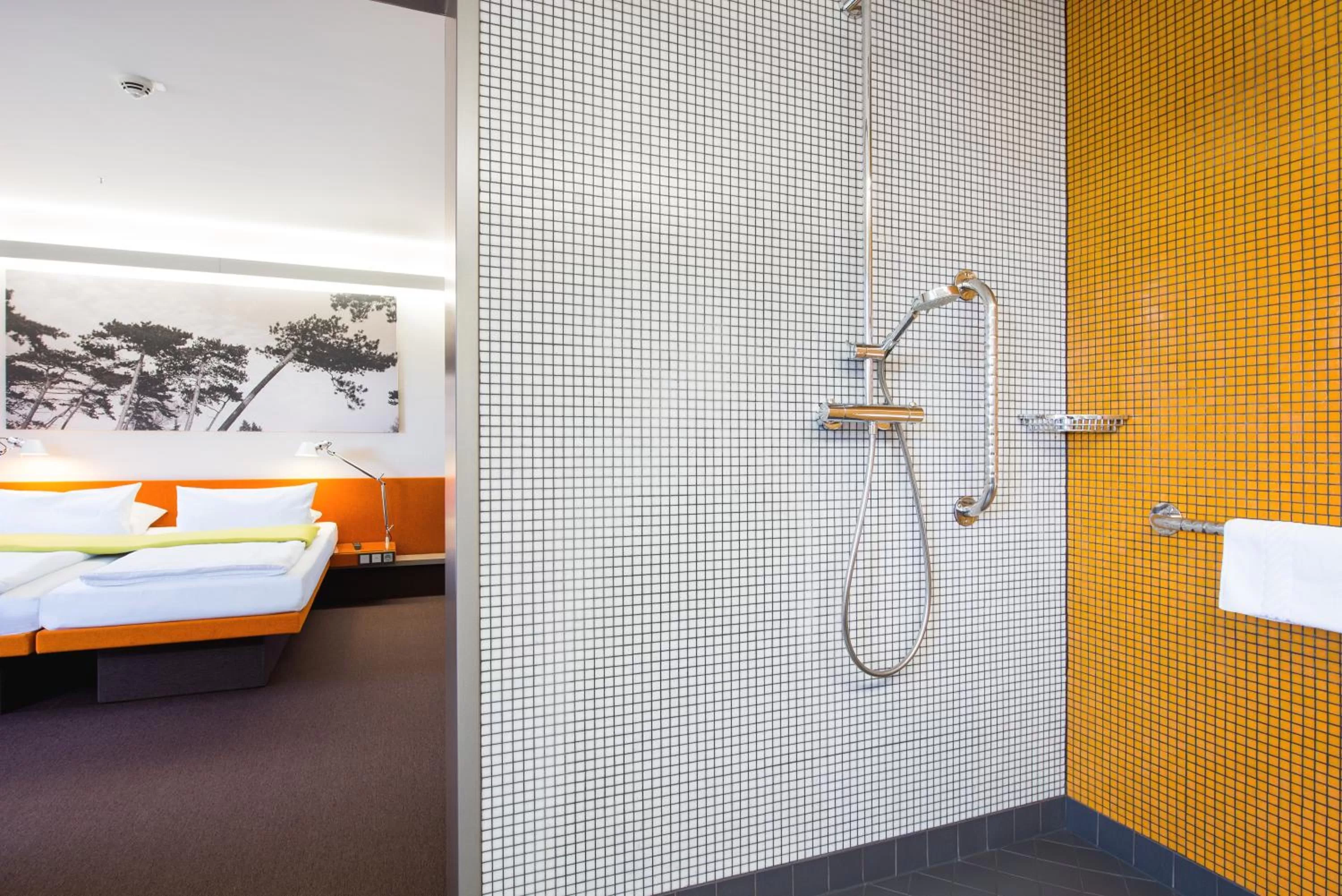 Bathroom, Bed in Hotel Windschur