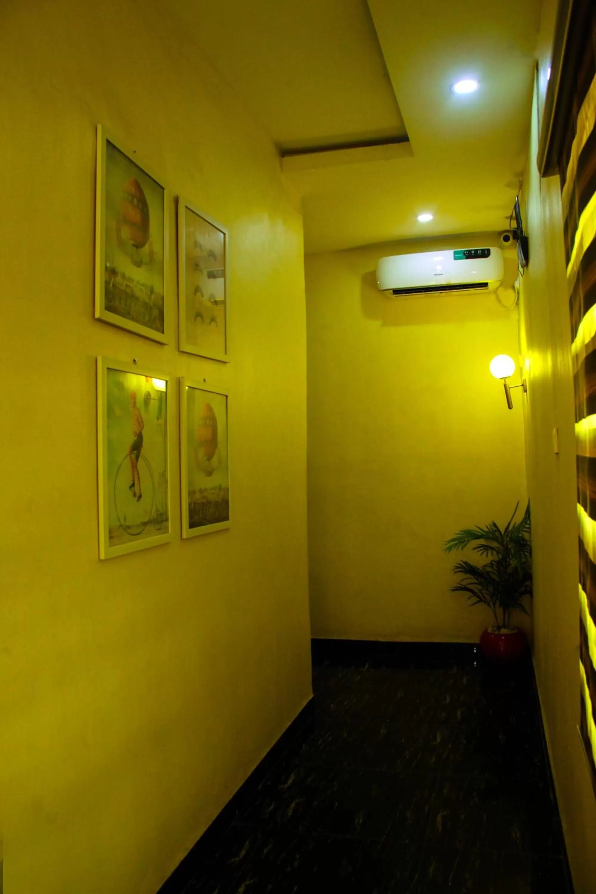 air conditioner in ONTARIO SUITES