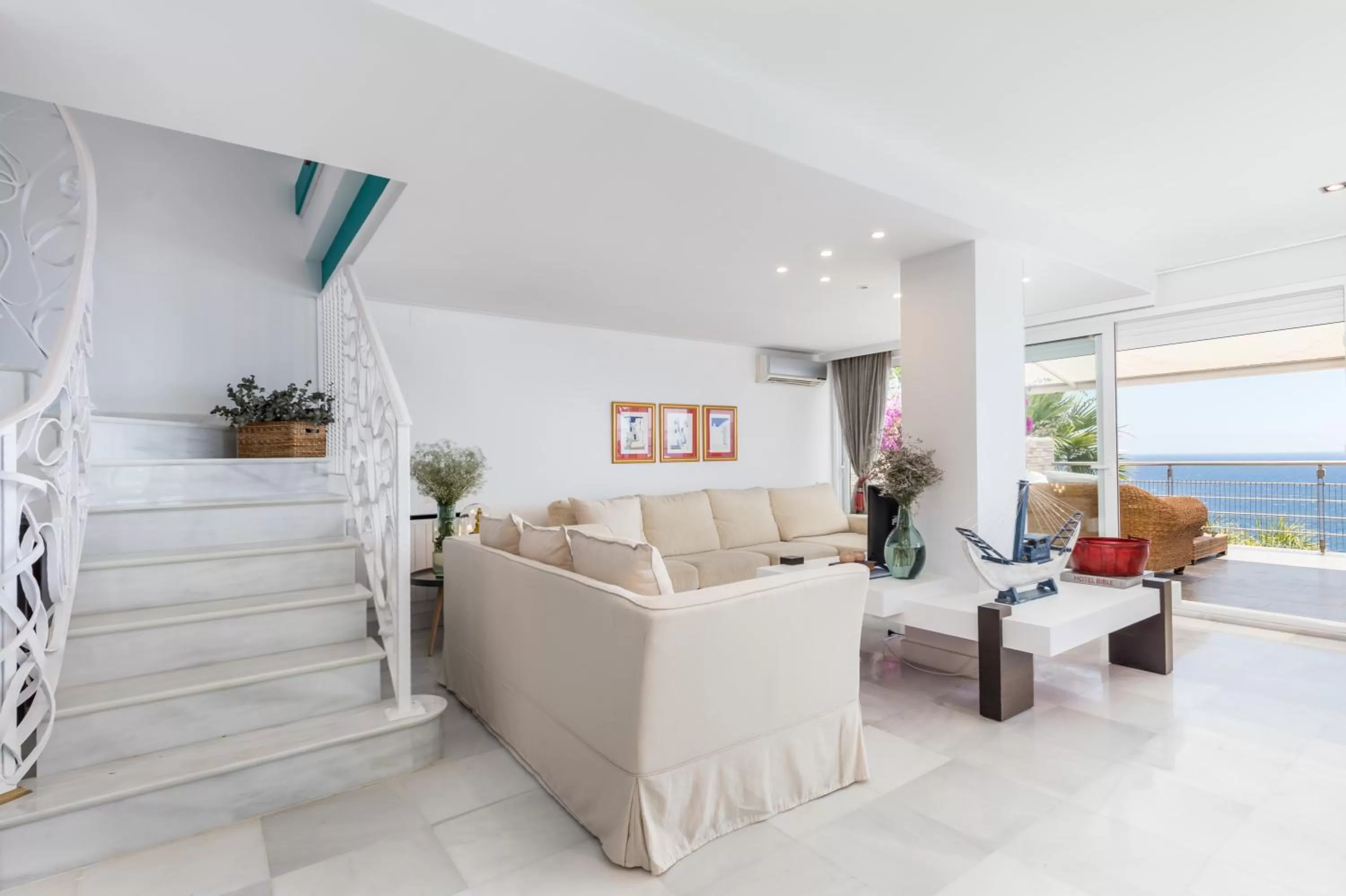 Communal lounge/ TV room in Maison Condesa Adults Only