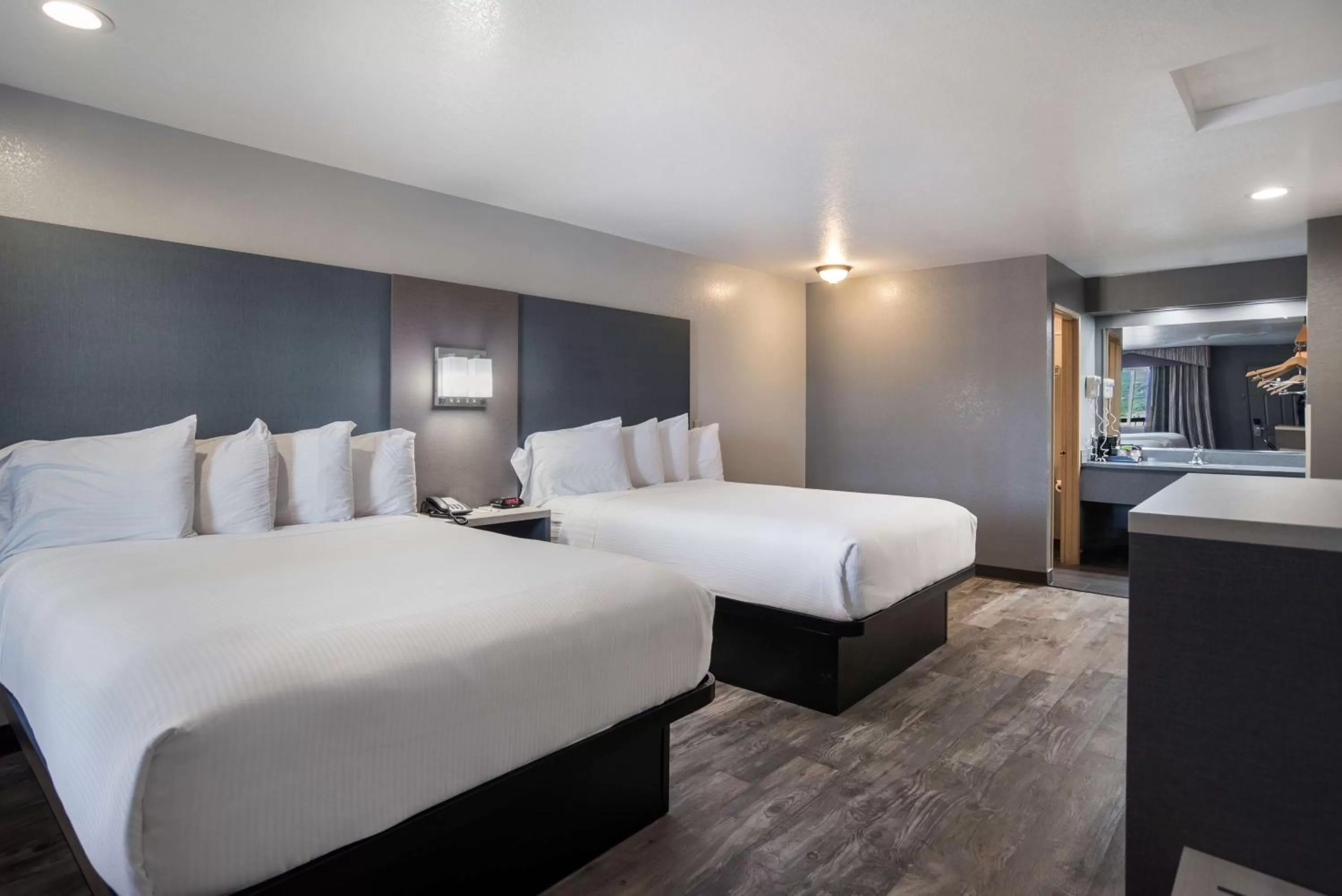 Bedroom, Bed in SureStay Hotel by Best Western Ukiah