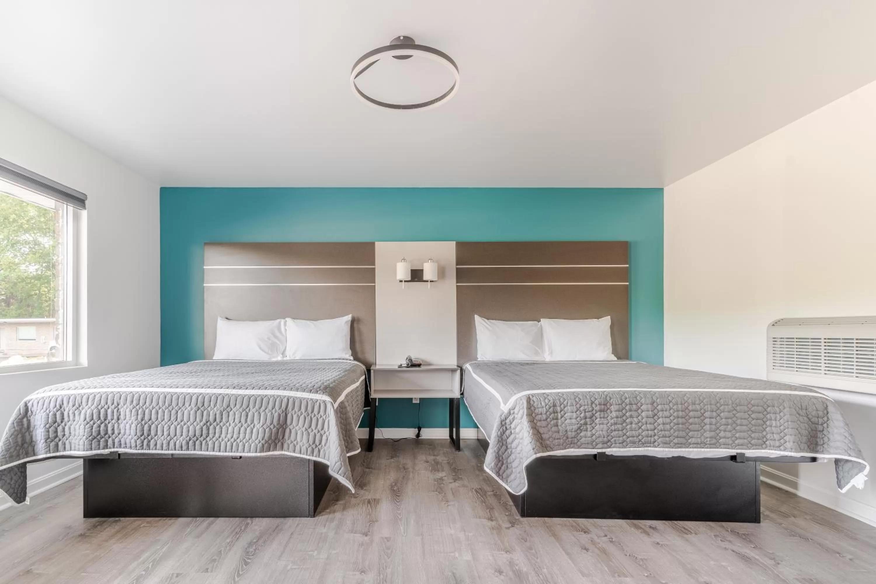 Bed in Blue Beach Motel Providence North Kingstown