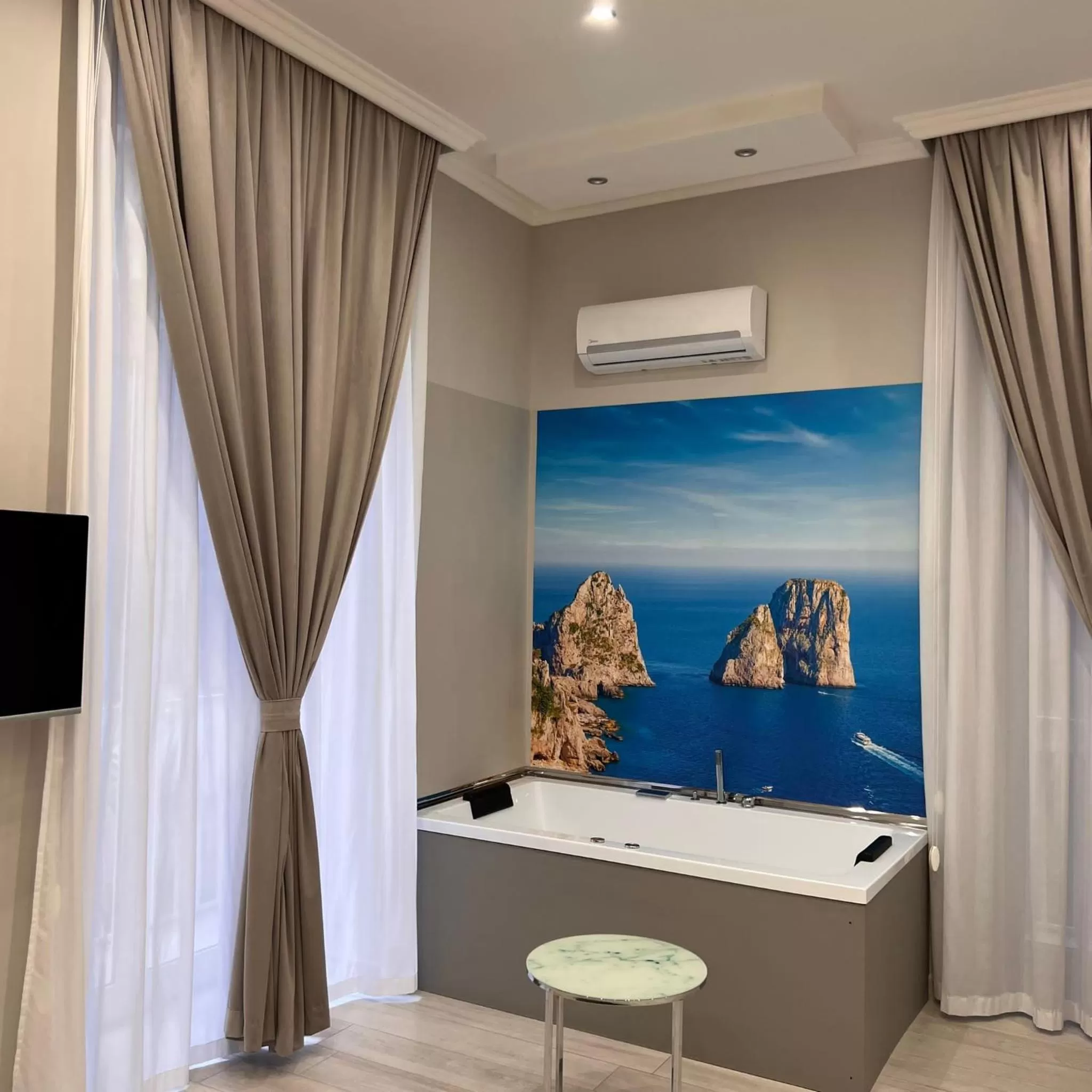 Hot Tub in Toledo Relax