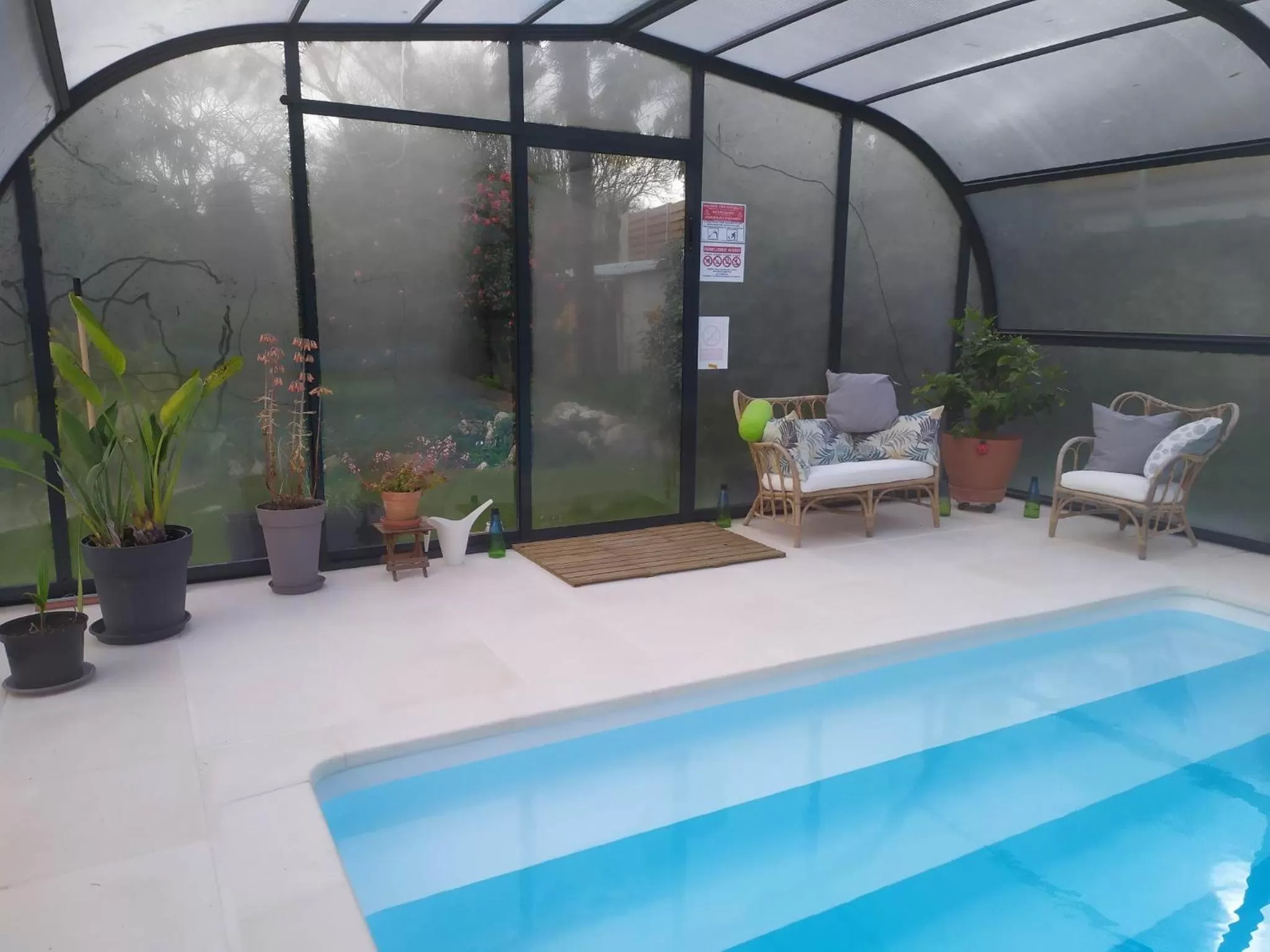 Swimming Pool in Le Manoir de Kérofil ** Gîte et chambres d'hôtes **