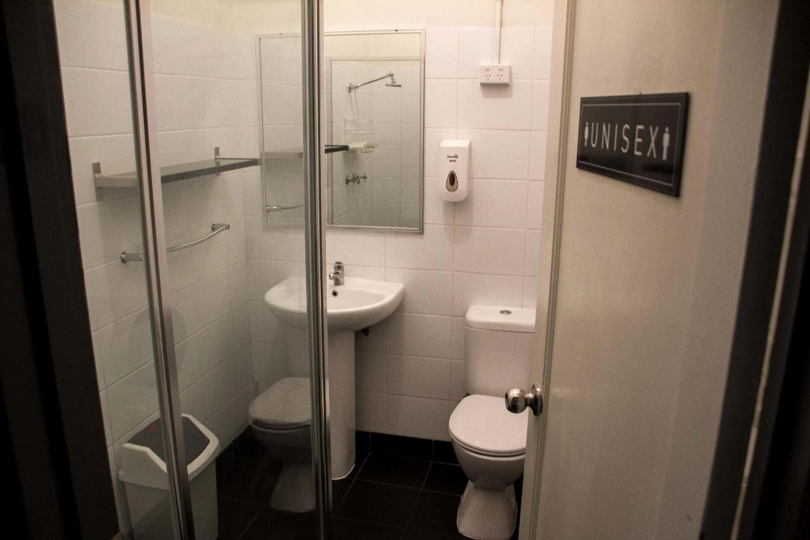 Bathroom in The Shiralee