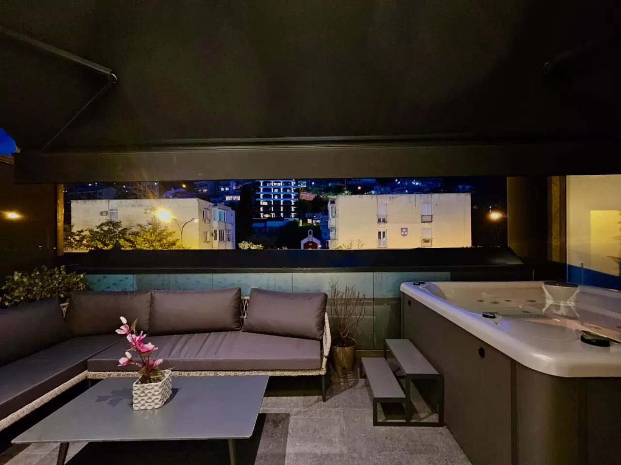 Balcony/Terrace, Bathroom in Apartments PERLA Budva