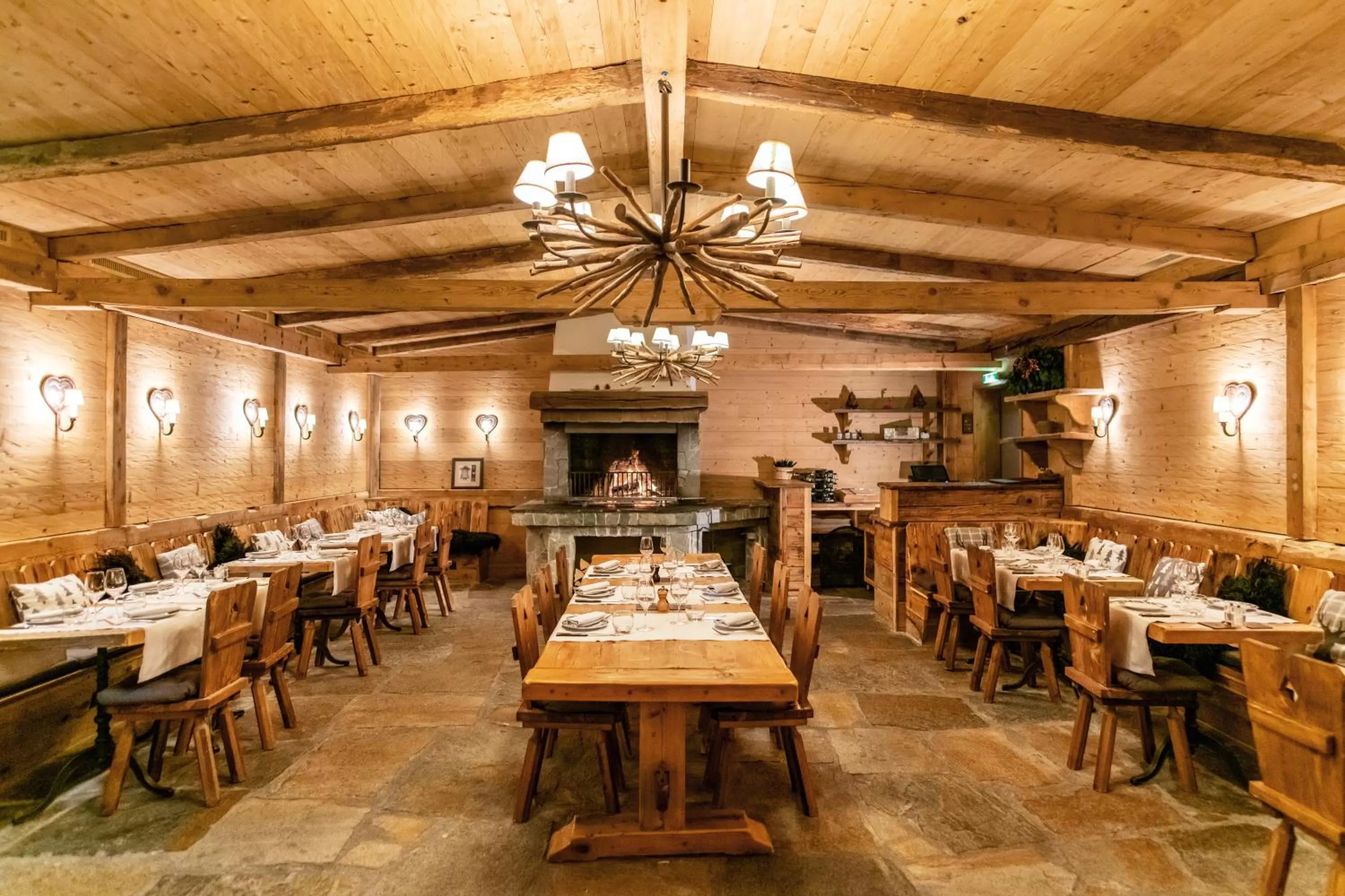 Restaurant/places to eat in Chalet RoyAlp Hôtel & Spa