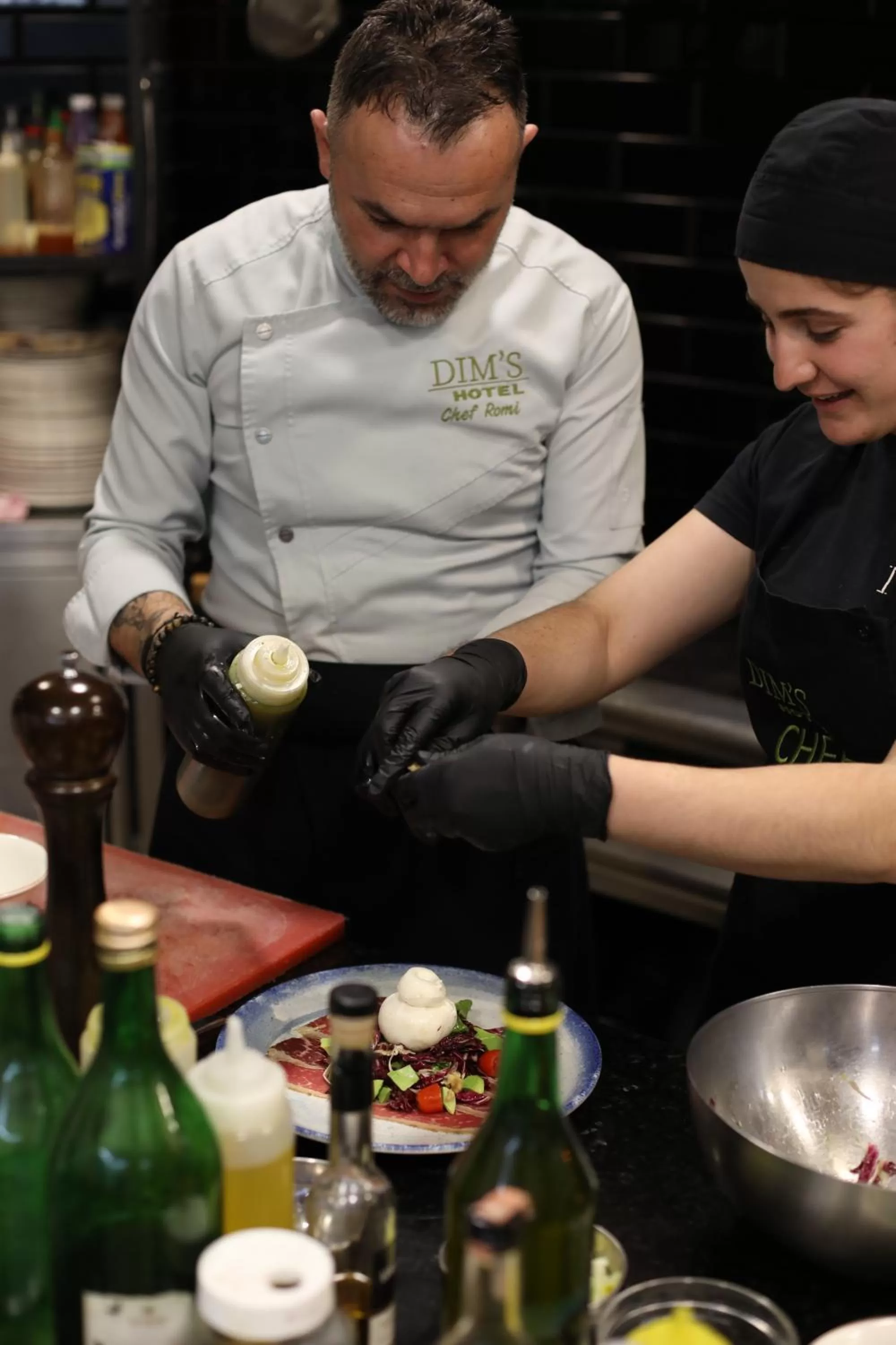 Food and drinks in Dim's Hotel & Restaurant