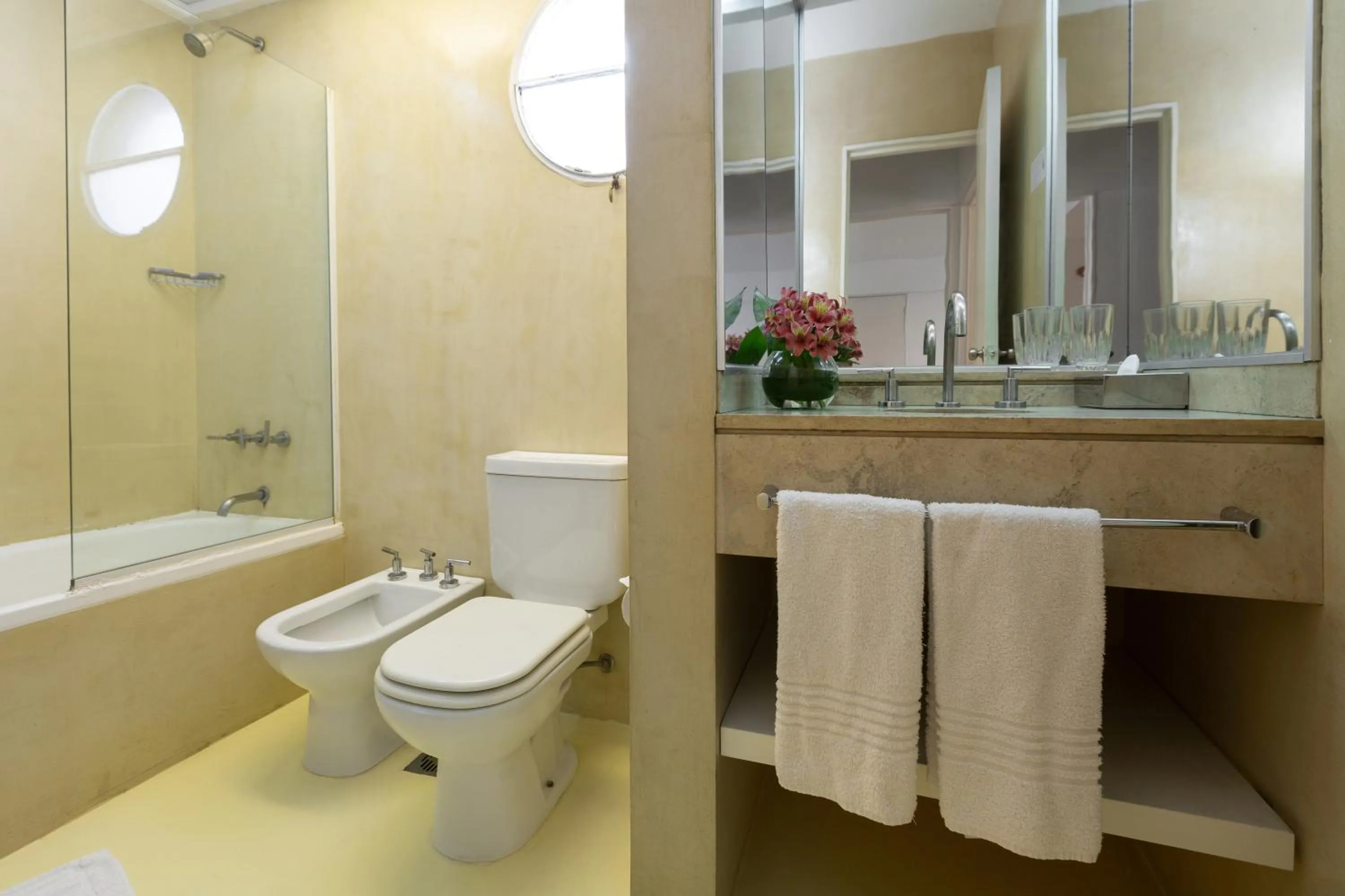 Toilet in Deco Collection