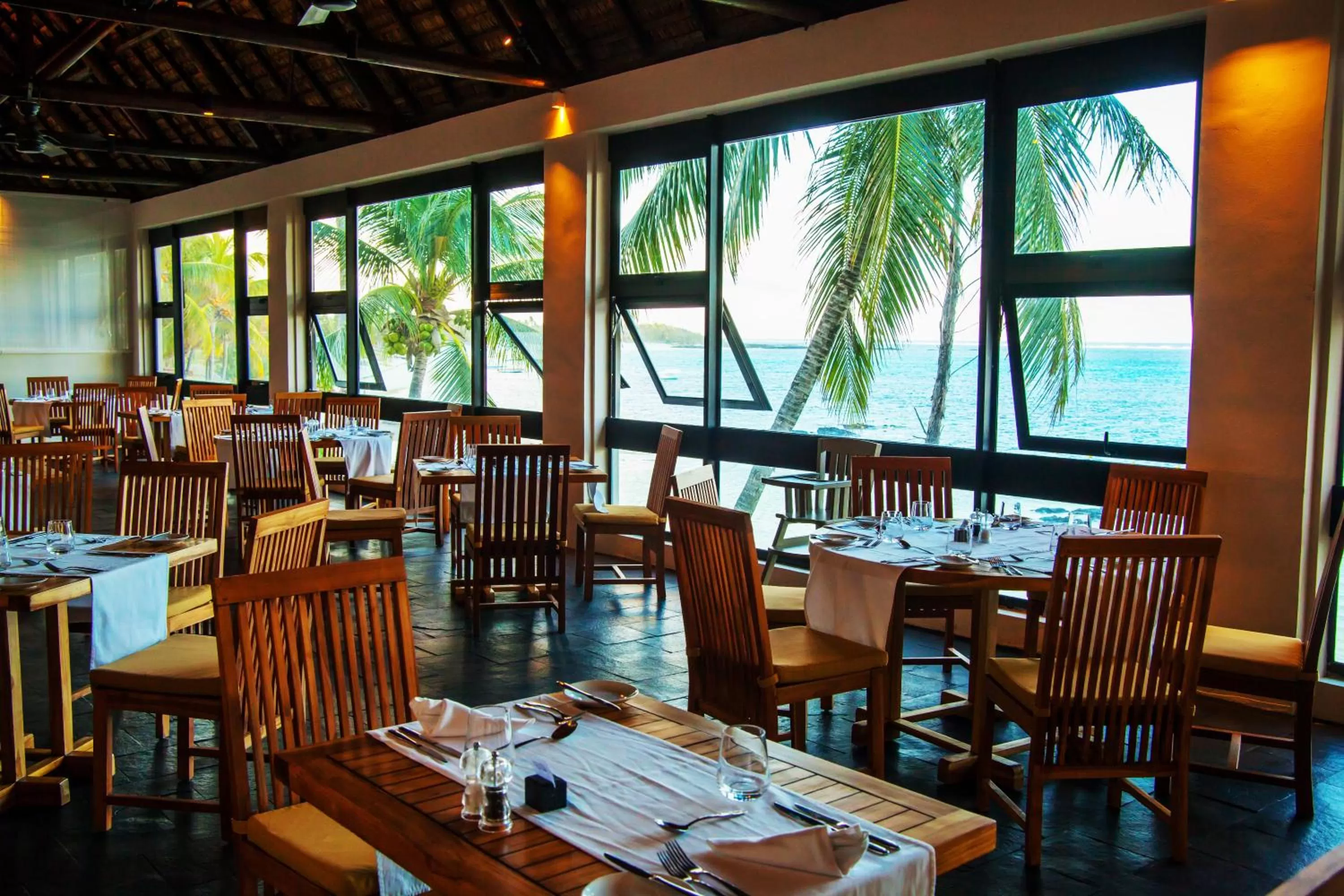 Restaurant/places to eat in Solana Beach Mauritius - Adults Only