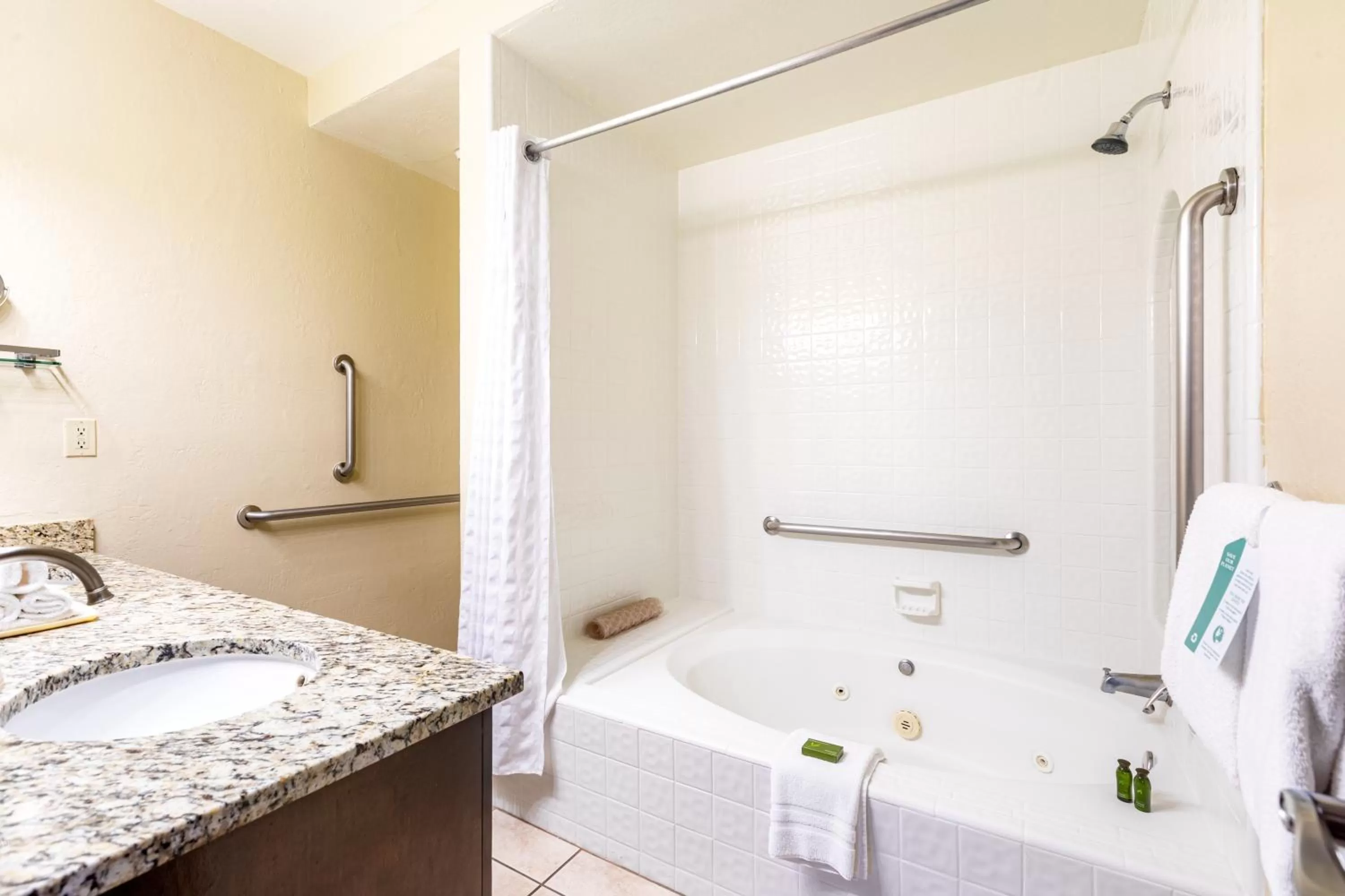 Shower, Bed in Scottsdale Camelback Resort