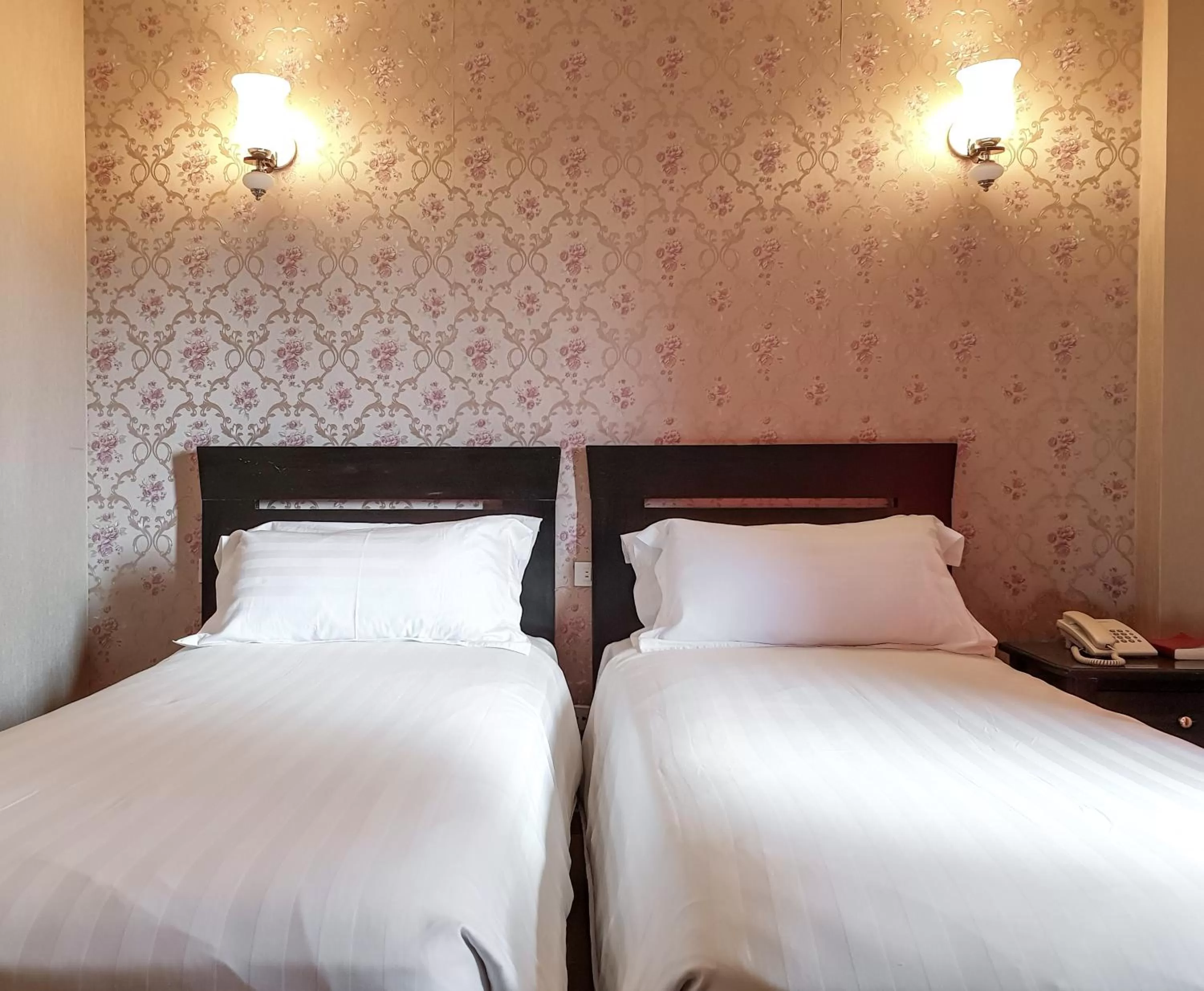 Bed in Hanan Hotel Tagaytay - Formerly Tagaytay Wingate Manor