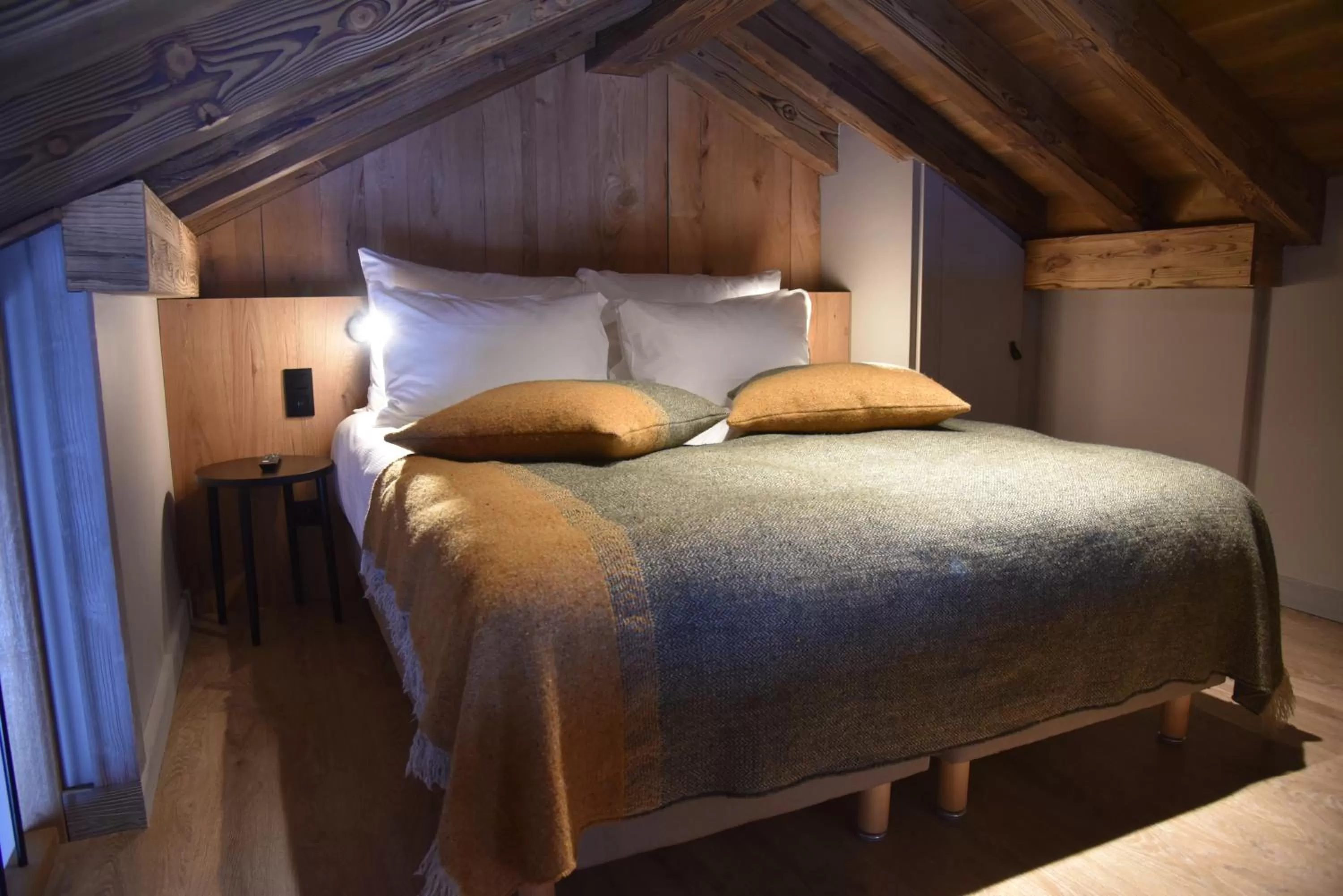 Bed in Hotel MONT-BLANC VAL D'ISERE