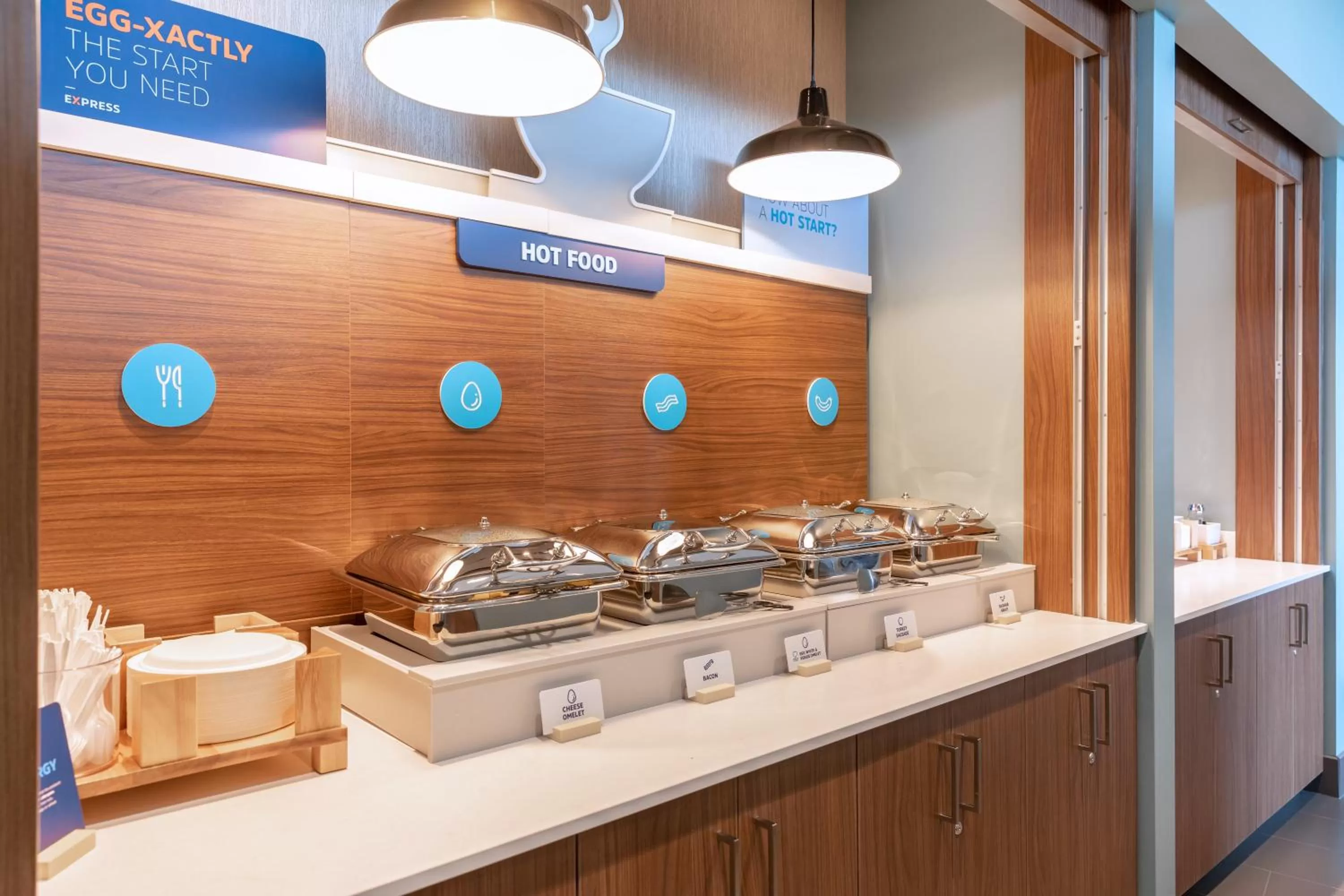 Restaurant/places to eat in Holiday Inn Express Pensacola Beach by IHG