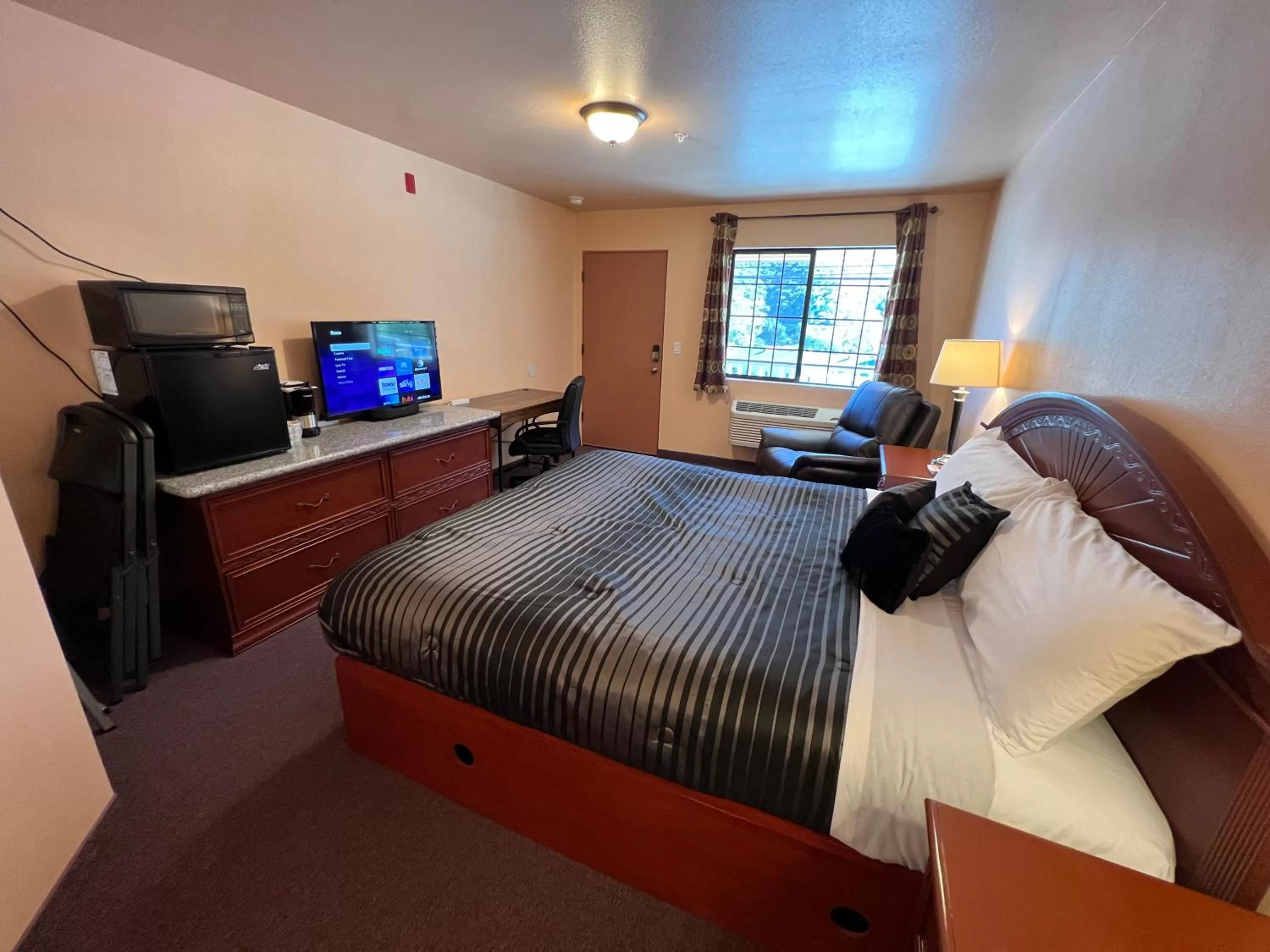 Bed in Frazier View Motel