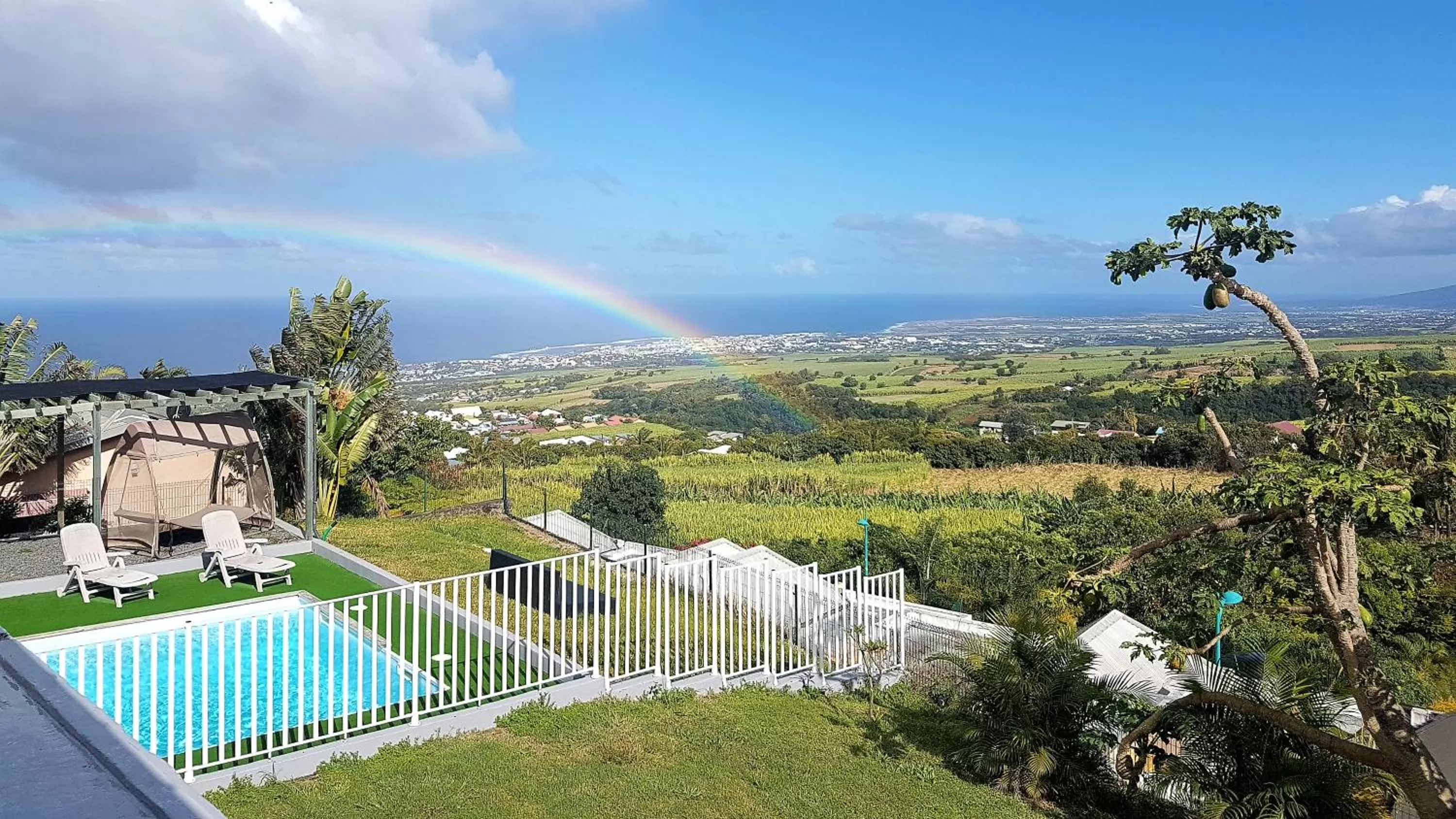 City view, Pool View in Hôtel Le Soleil Couchant