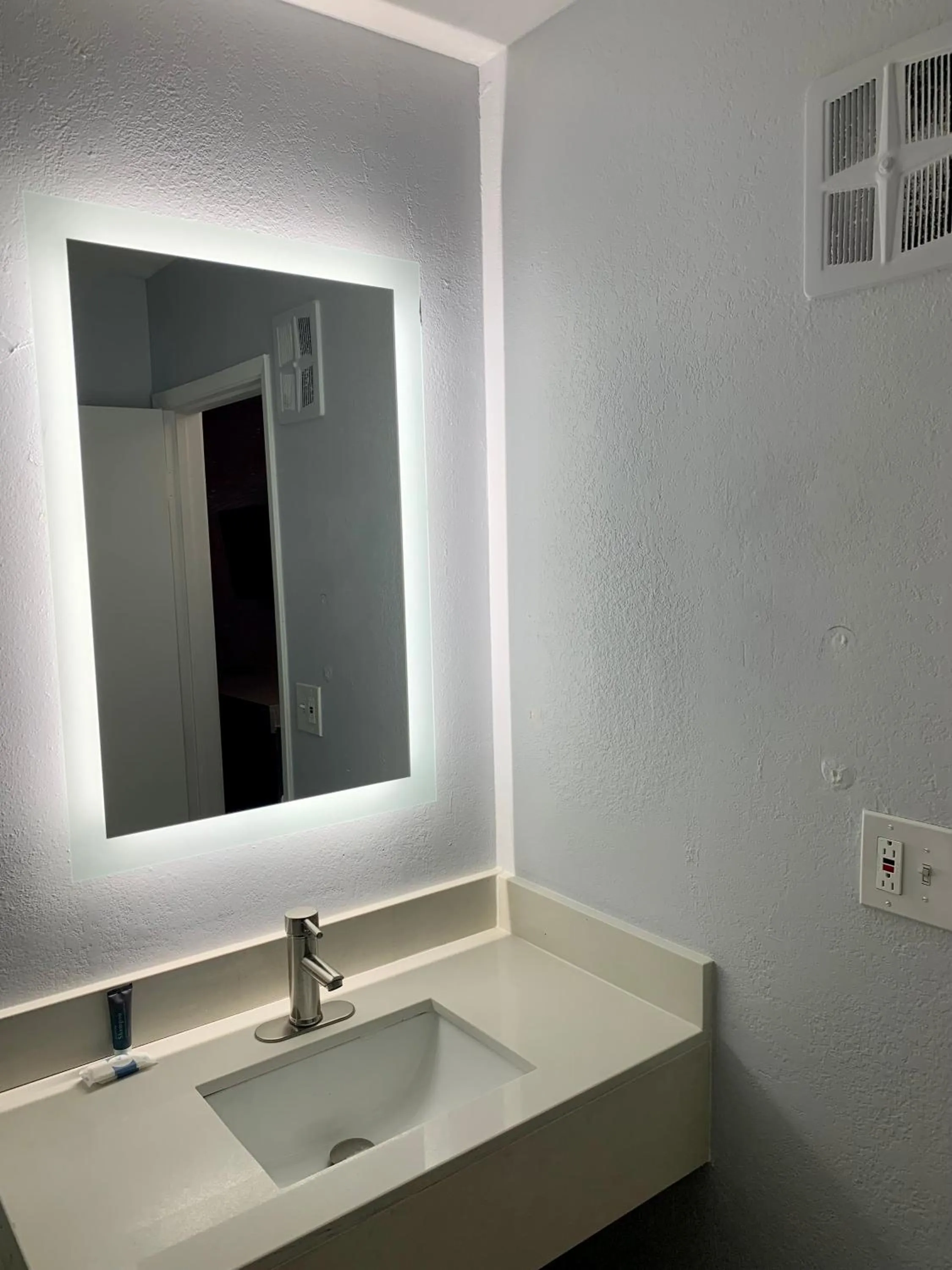 Rodeway Inn Midland South