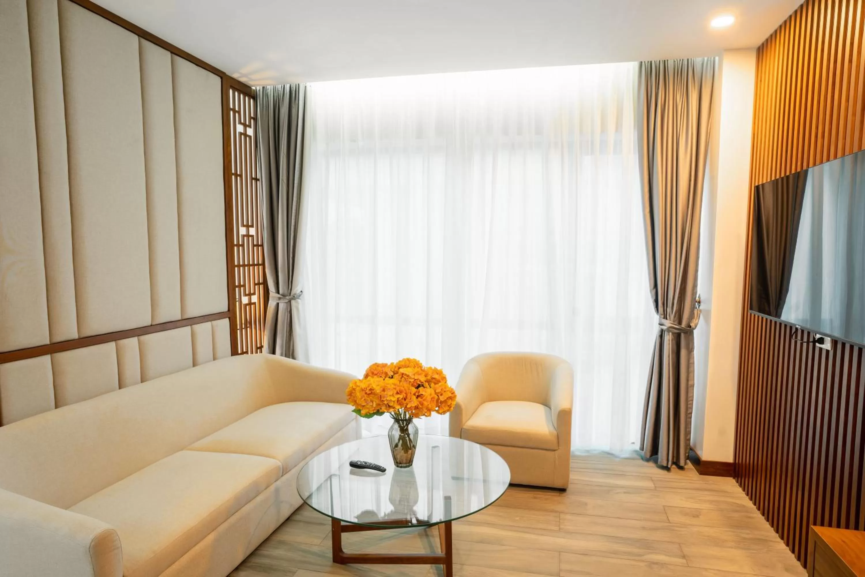 TV and multimedia in MT Collection Hotel