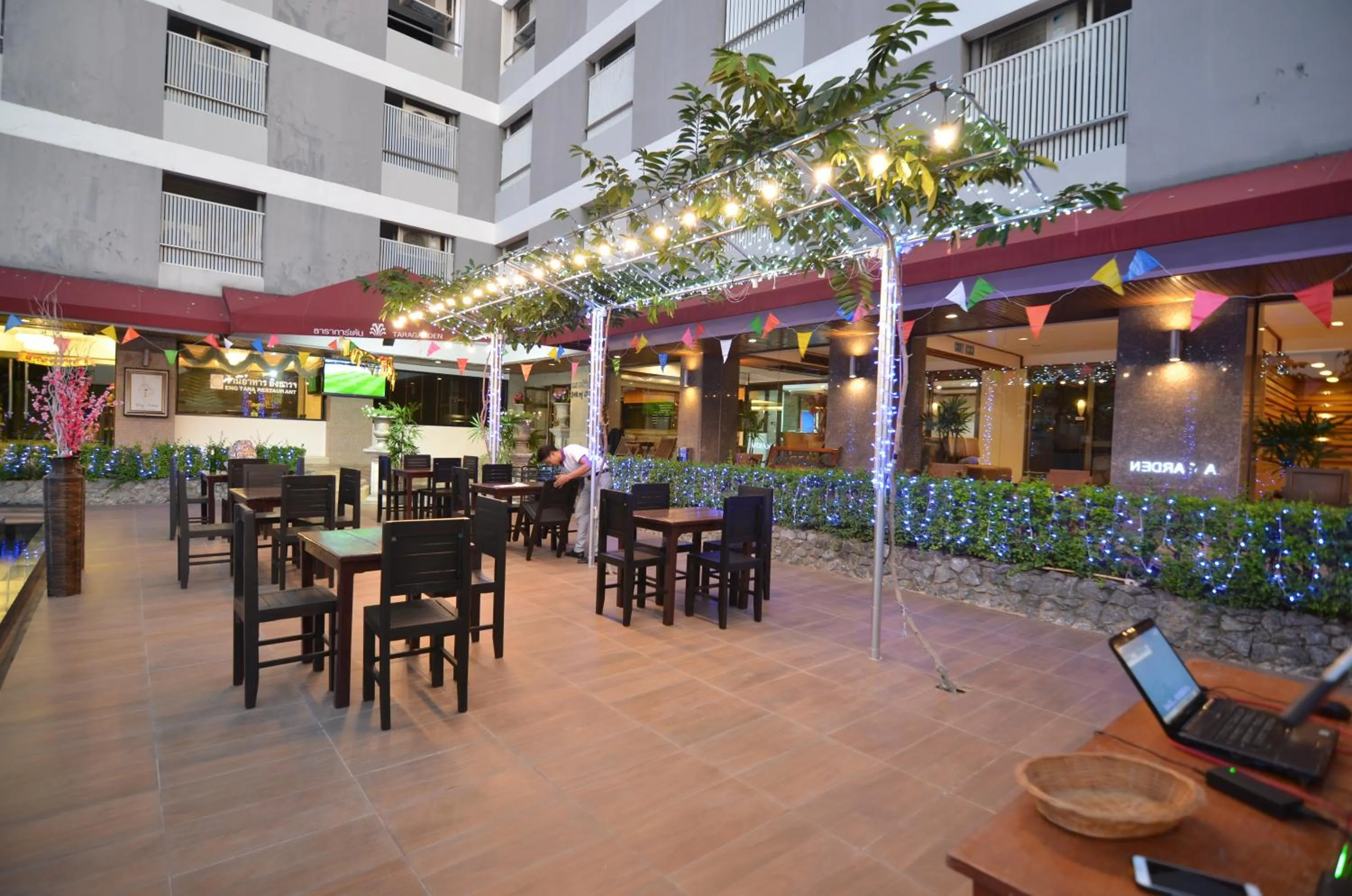 Restaurant/places to eat in Grand Tara Garden Thai Hotel