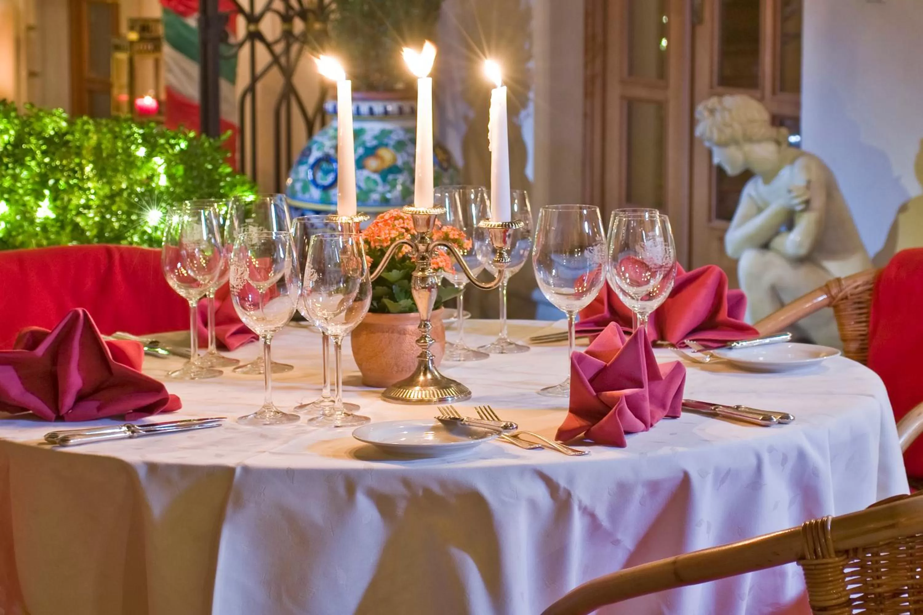 Restaurant/places to eat in Alchymist Grand Hotel and Spa