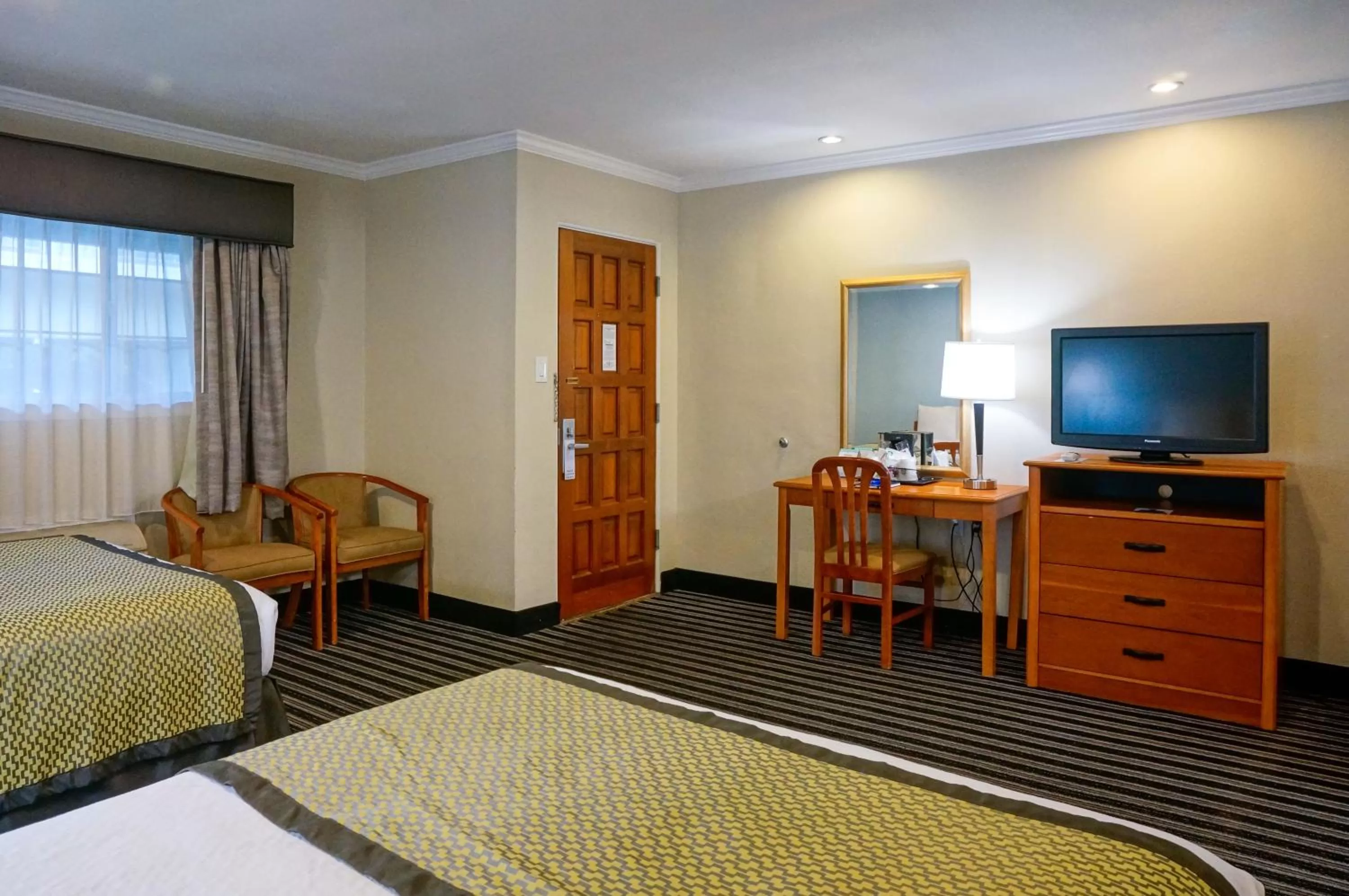 Bedroom, Bed in Hotel Parmani Near Stanford University