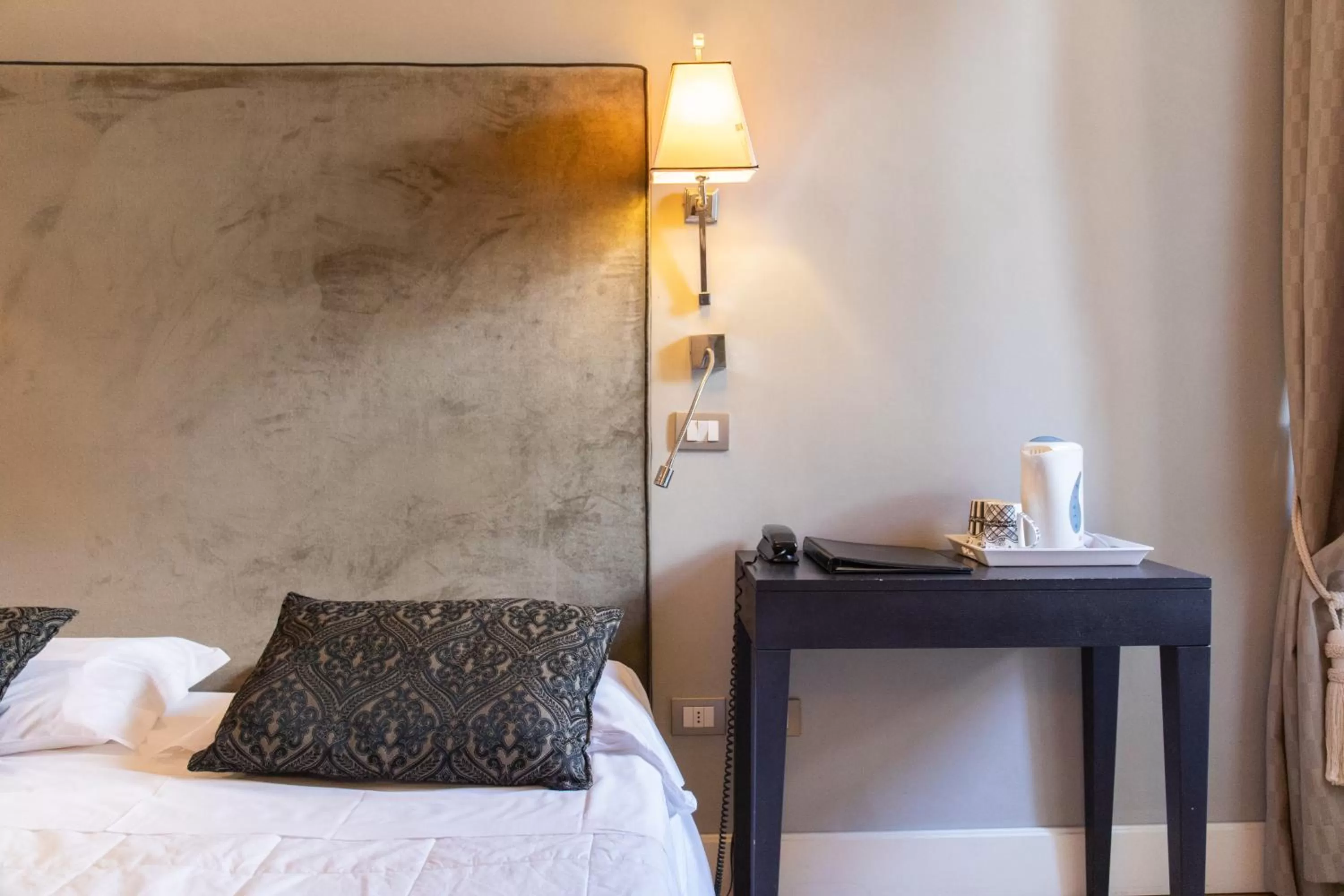 Bed in Hotel Clitunno