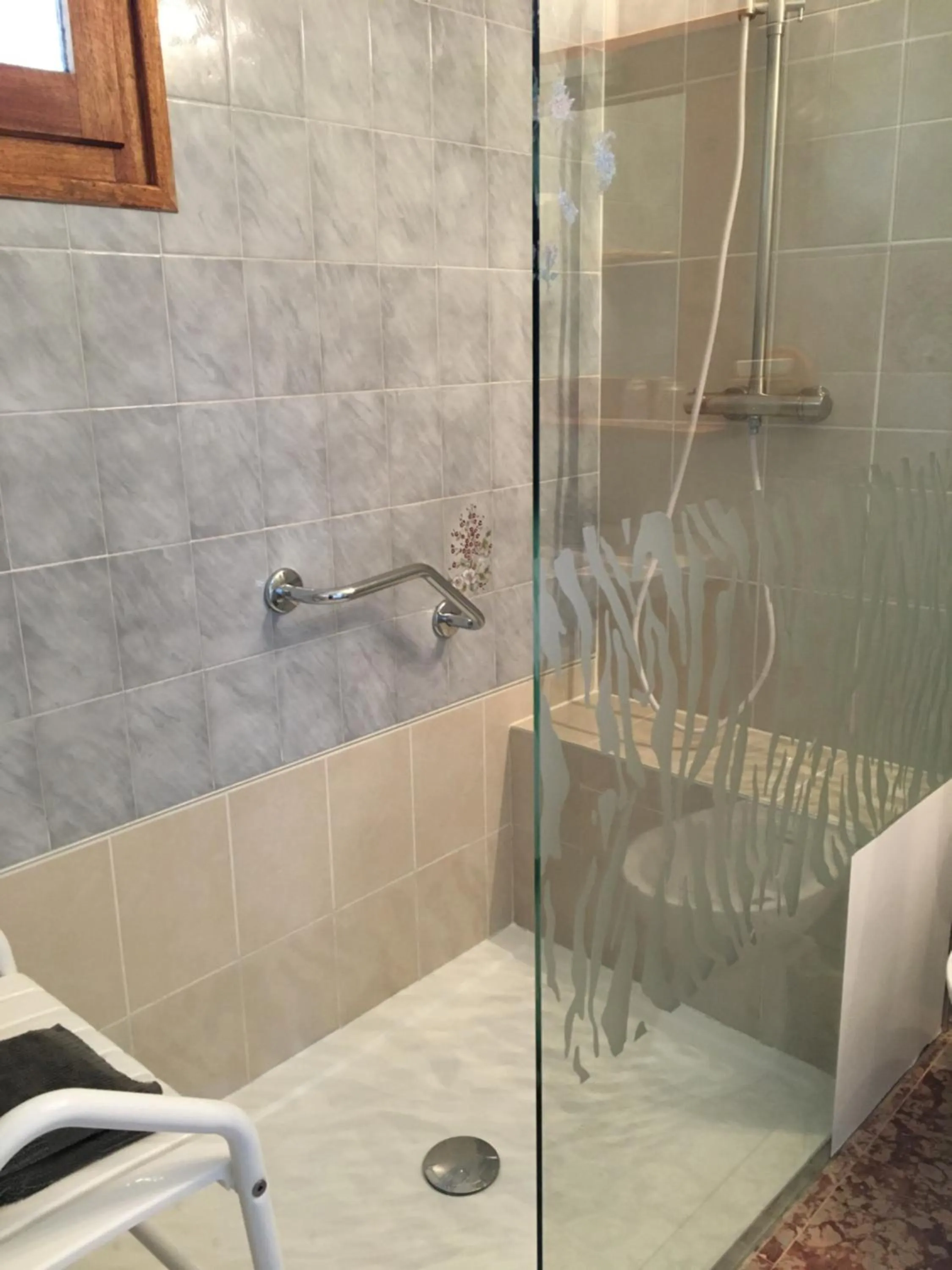 Bathroom in Le Catinat Fleuri