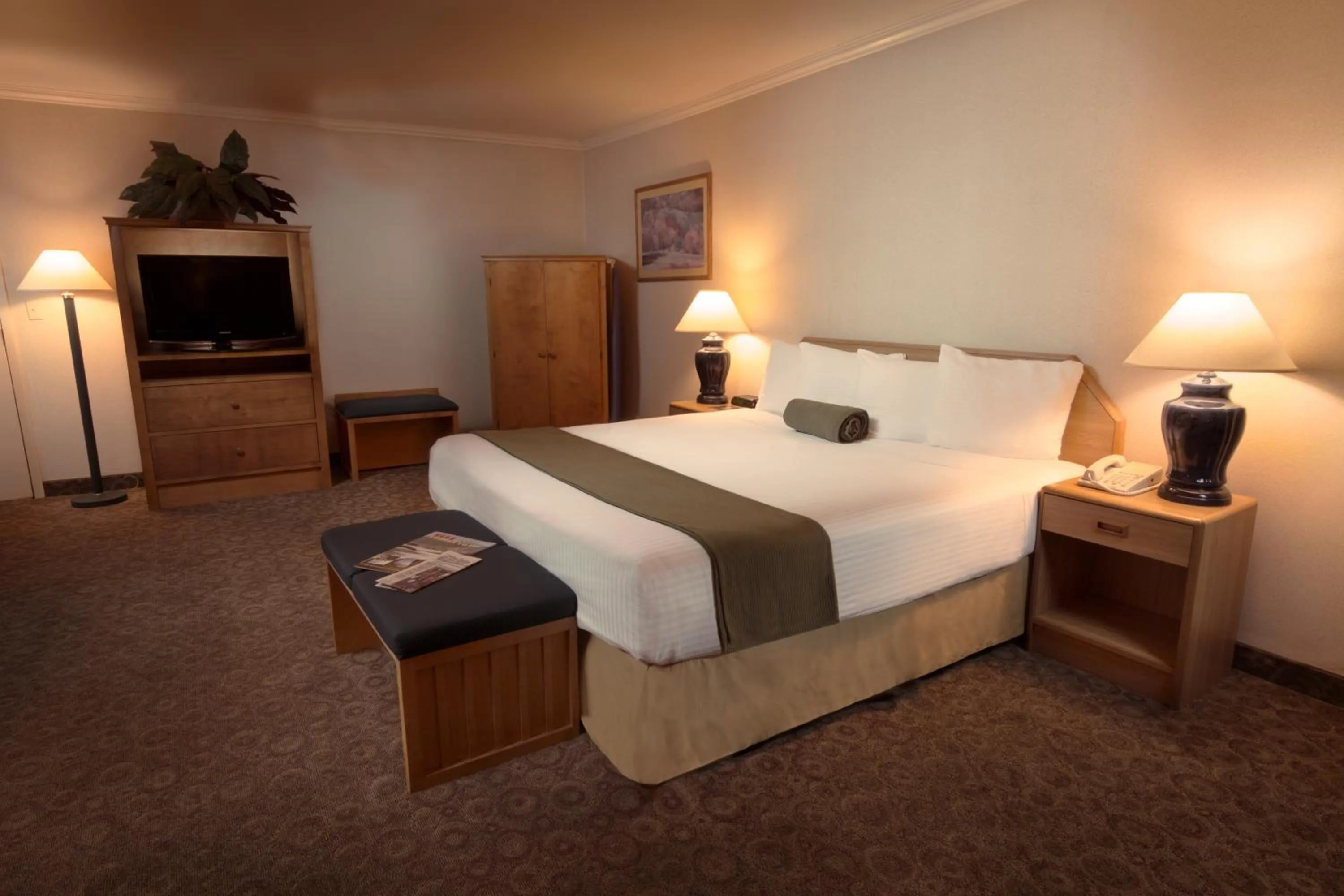 Photo of the whole room, Bed in The Redwood Riverwalk, a boutique hotel