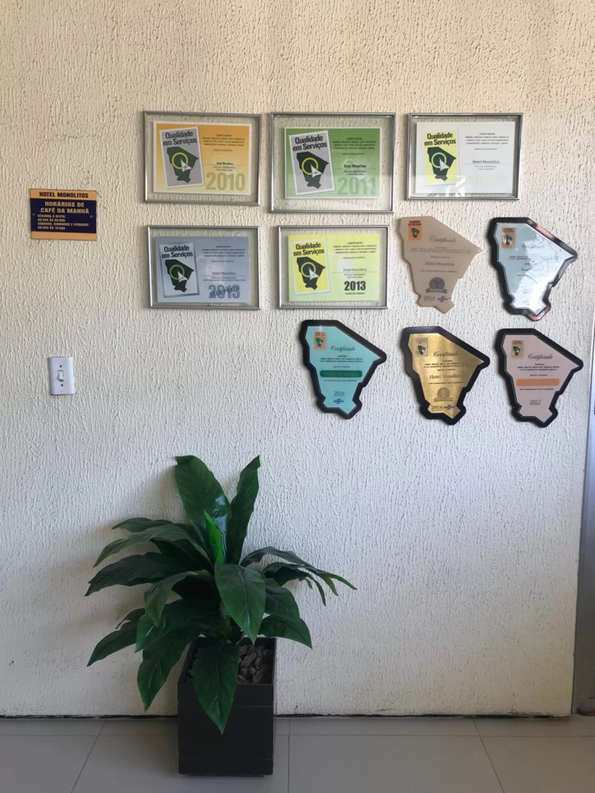 Certificate/Award in Hotel Monólitos