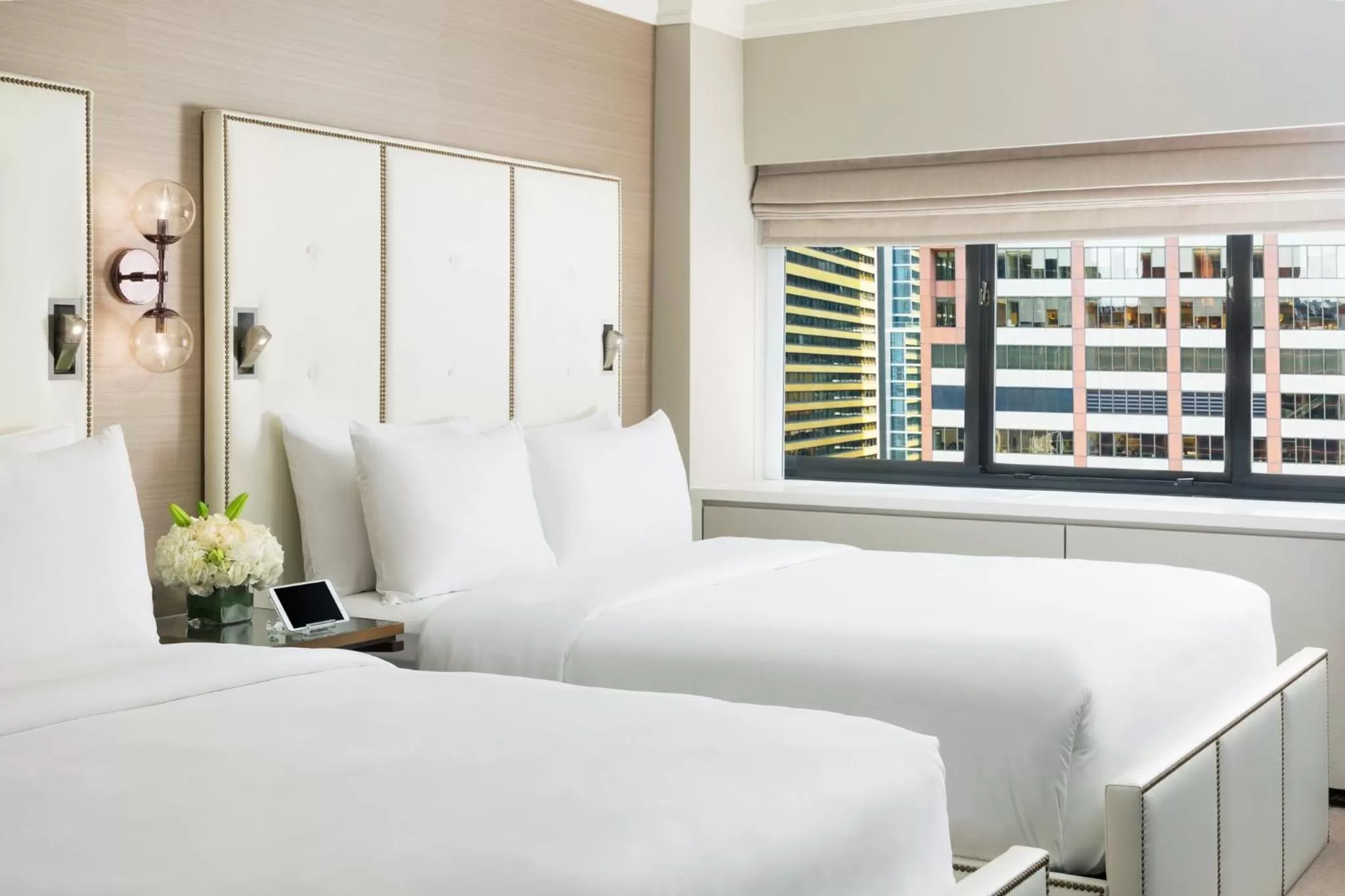 Photo of the whole room, Bed in The Manhattan at Times Square