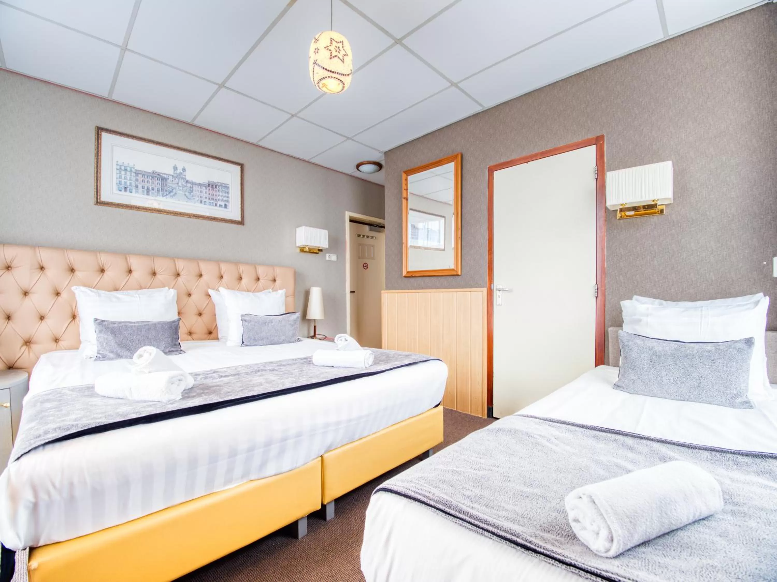 Photo of the whole room, Bed in Di-Ann City Centre Hotel