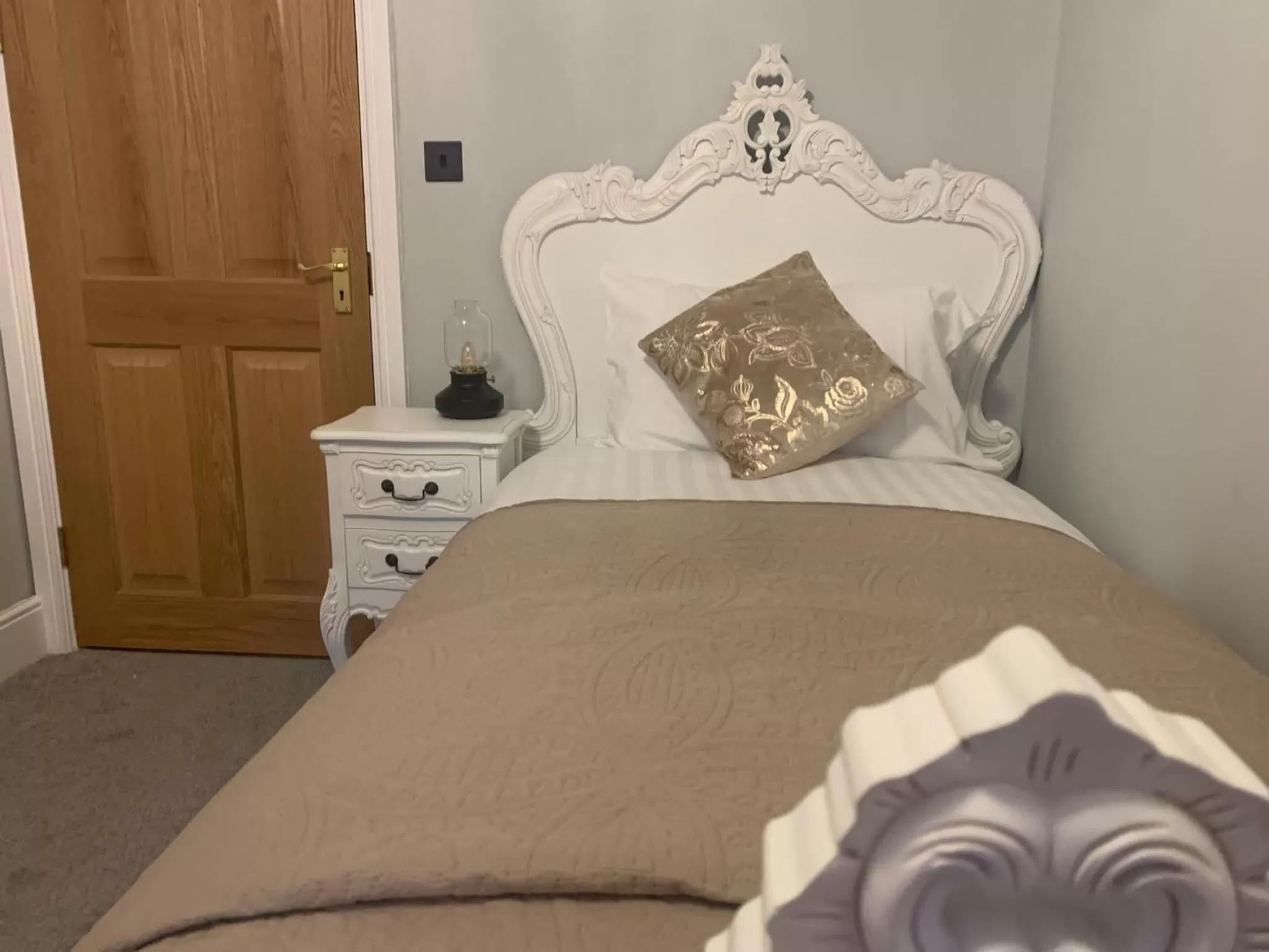 Bed in East Dart Inn