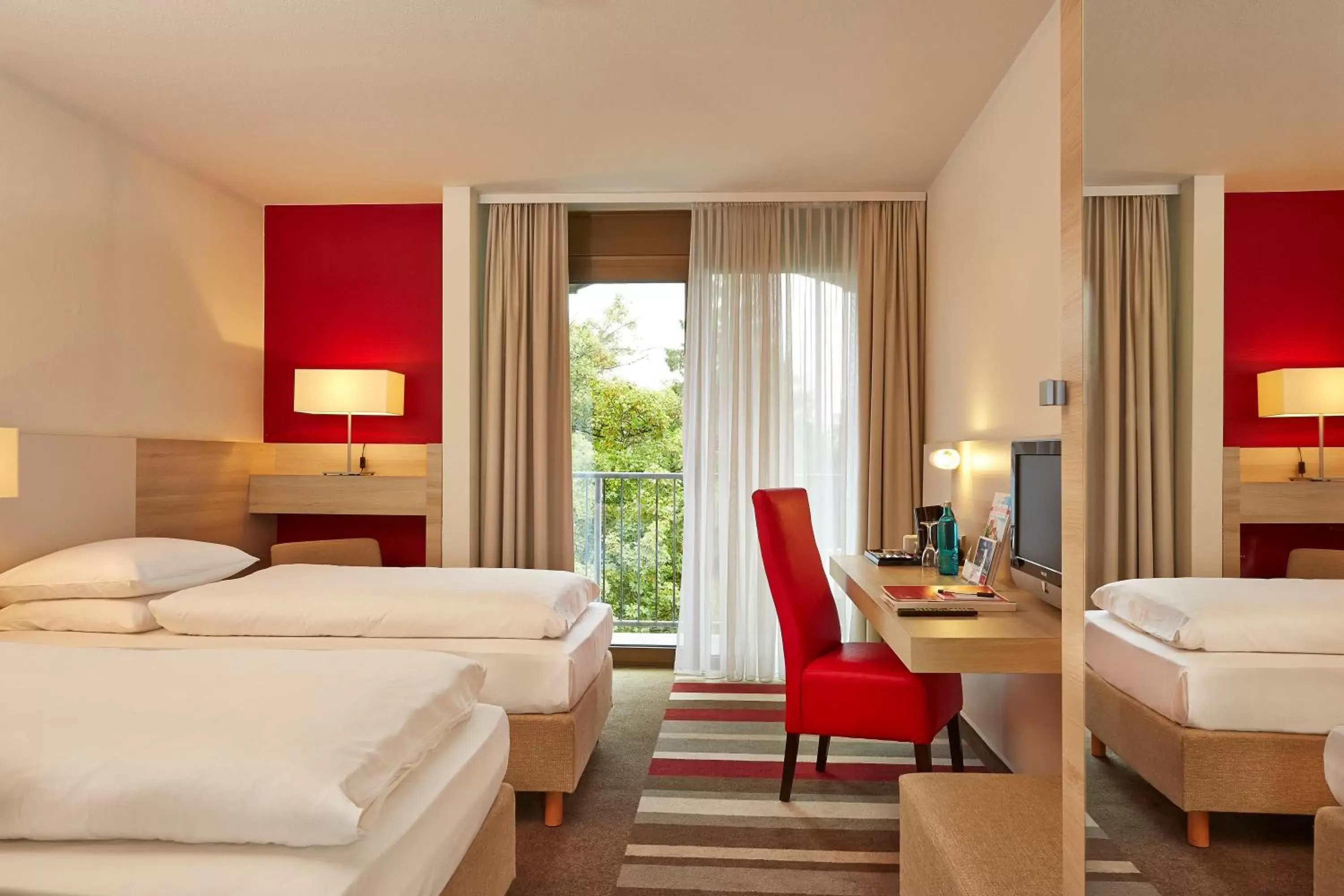 Comfort Double Room in H+ Hotel Bad Soden Comfort Double Room in H+ Hotel Bad Soden