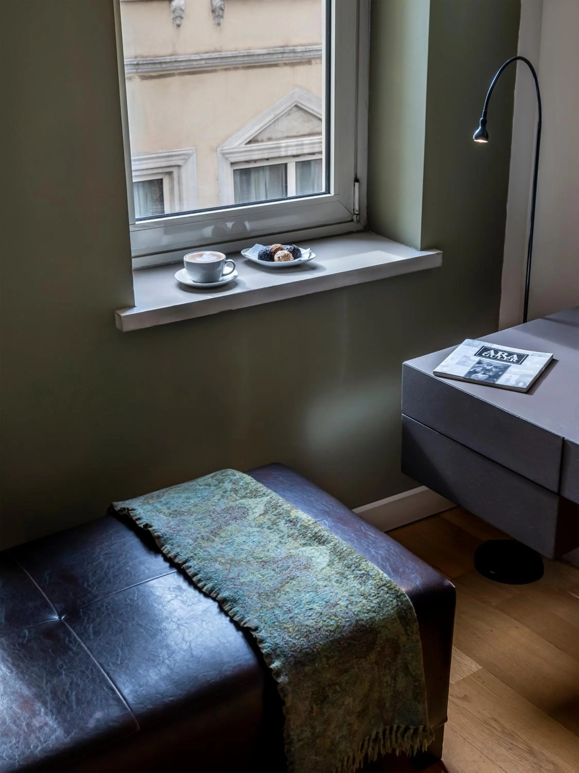 Drinks, Bed in Ansen Hotel and Suites