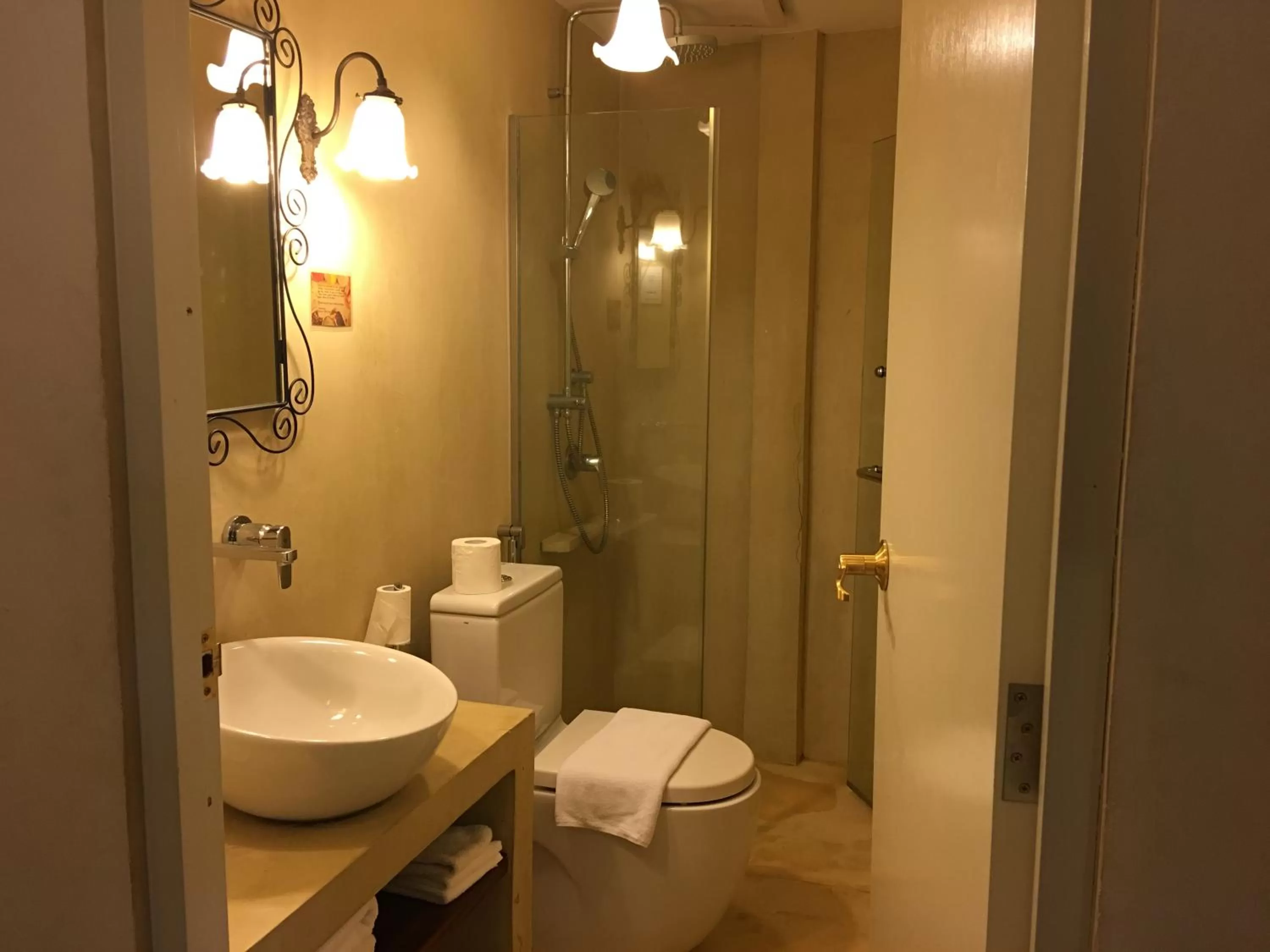 Bathroom in Spices Hotel