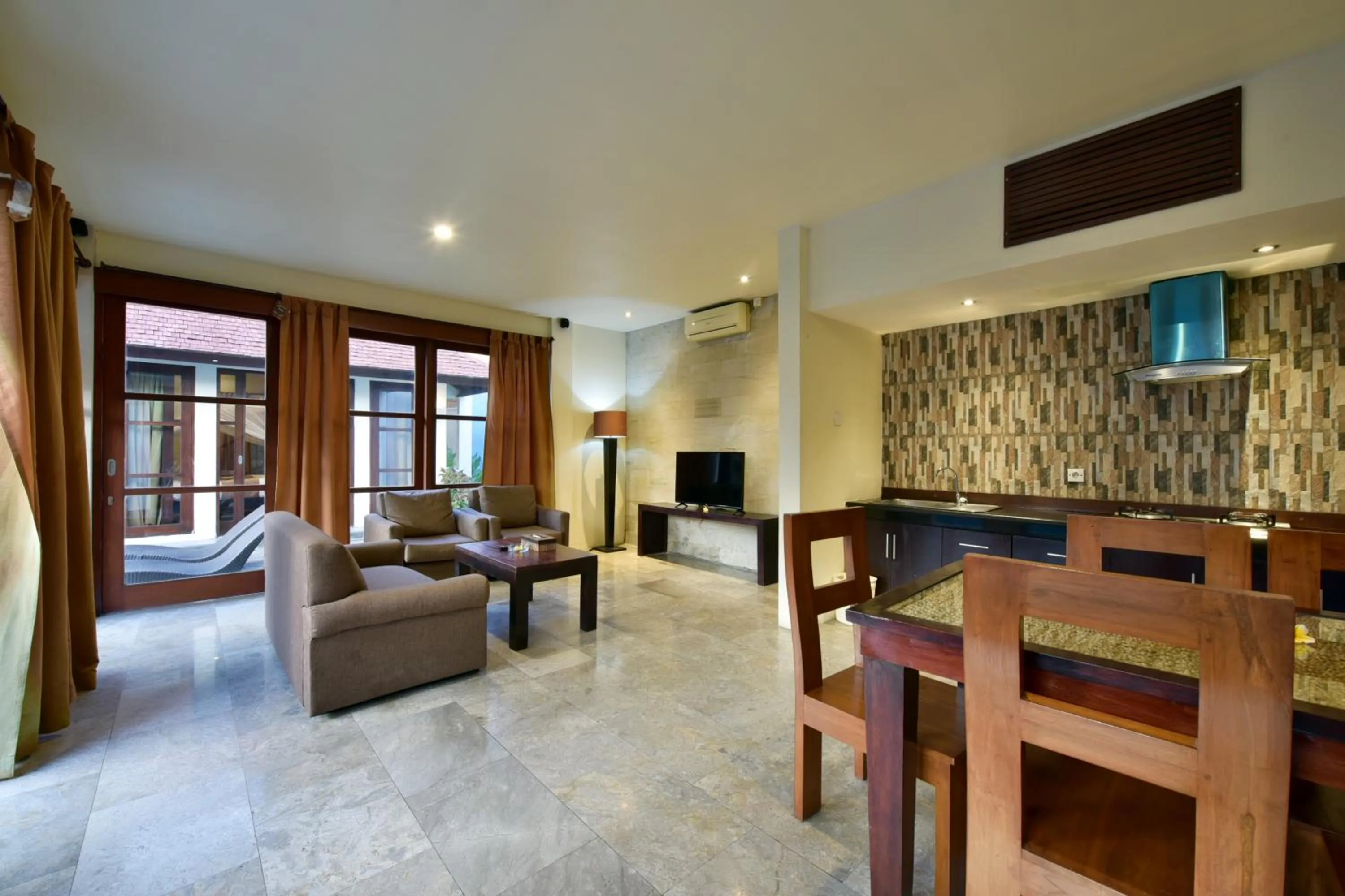 The Khayangan Dreams Villa Umalas