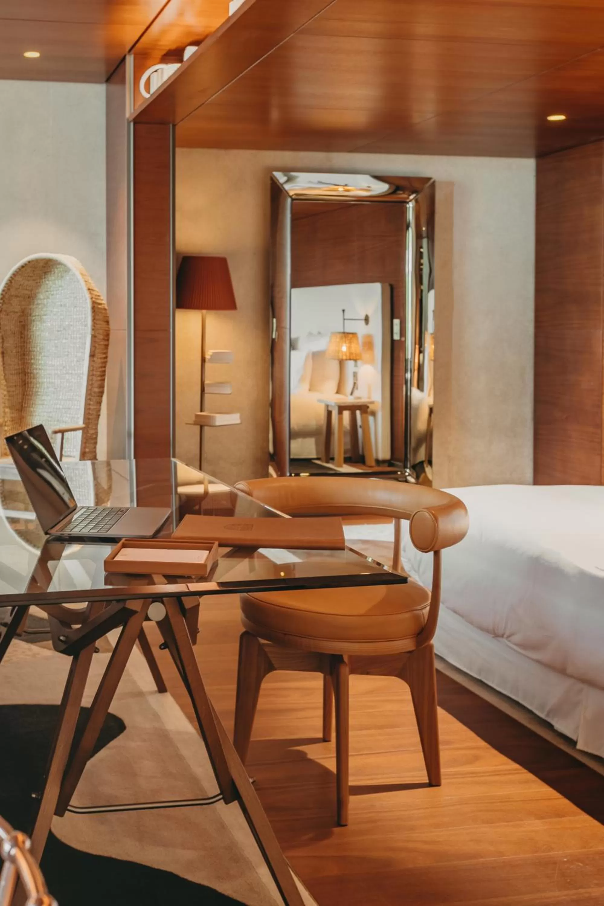 Seating area, Bed in Lily of the Valley