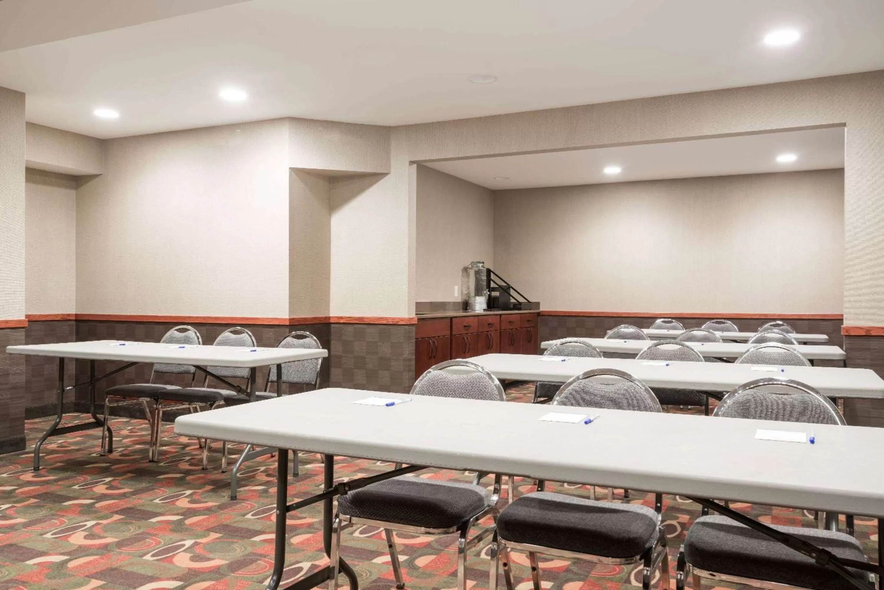 Meeting/conference room in Baymont by Wyndham Eau Claire WI