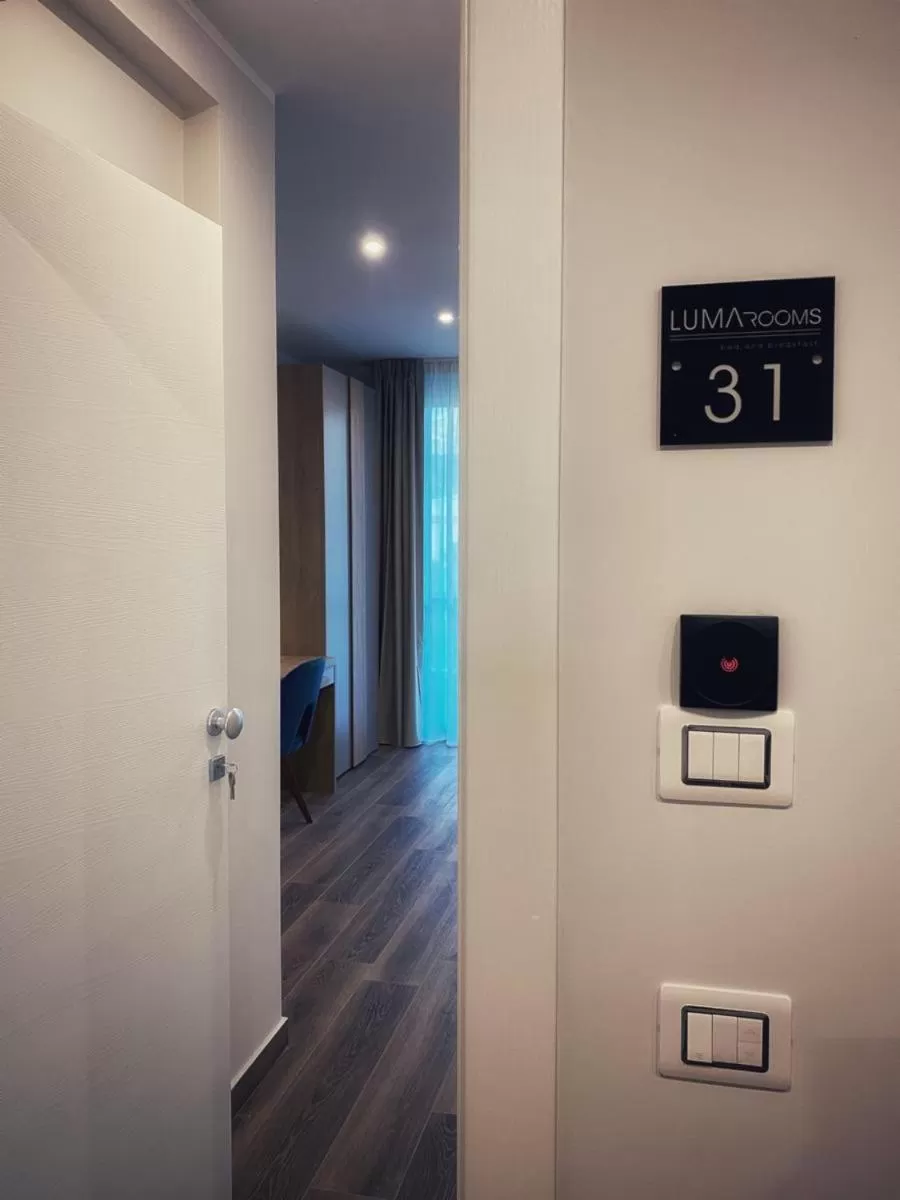 TV/Entertainment Center in Lumarooms B&B