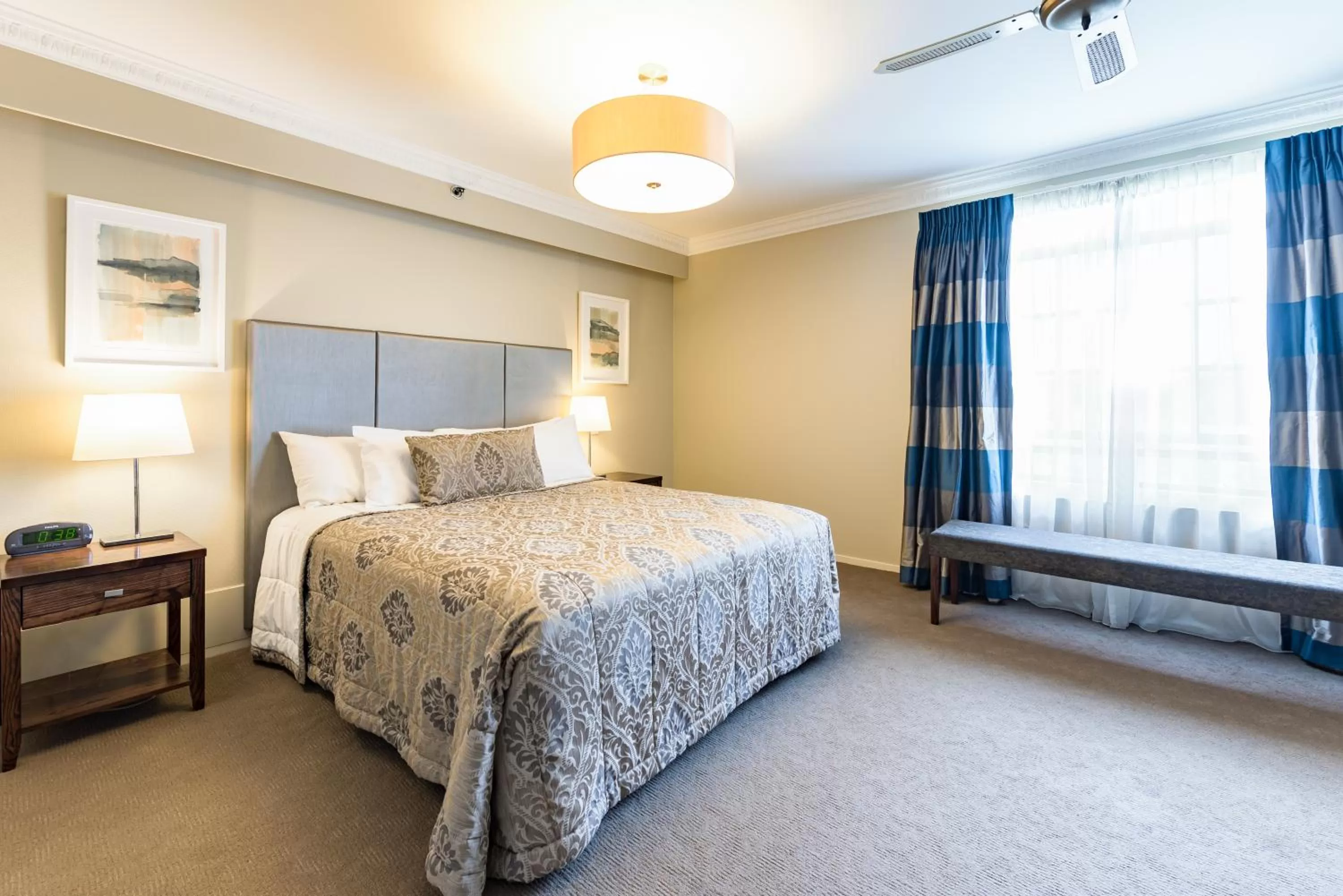 Bedroom, Bed in Distinction Hotel Rotorua