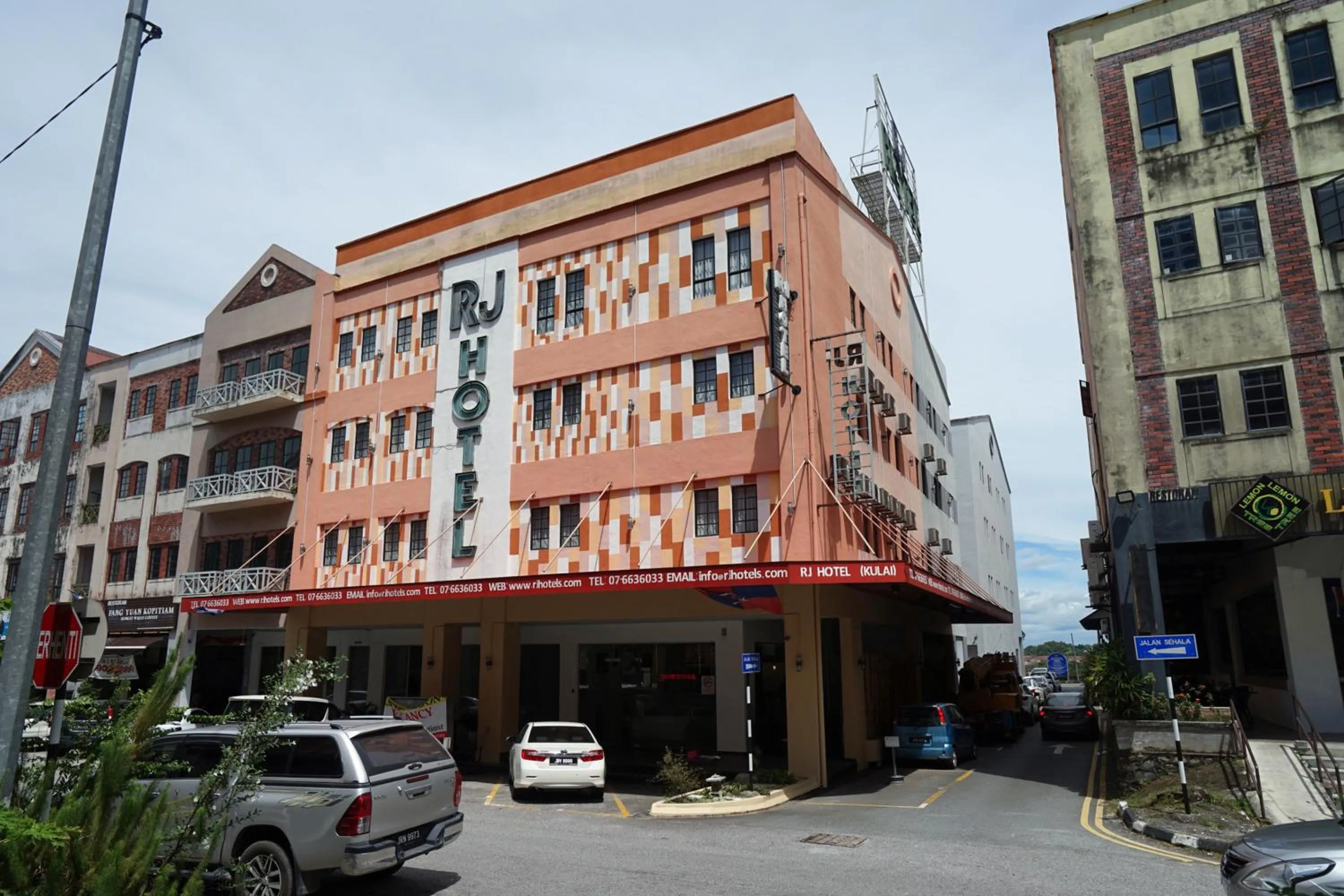 Property building in RJ Hotel Kulai