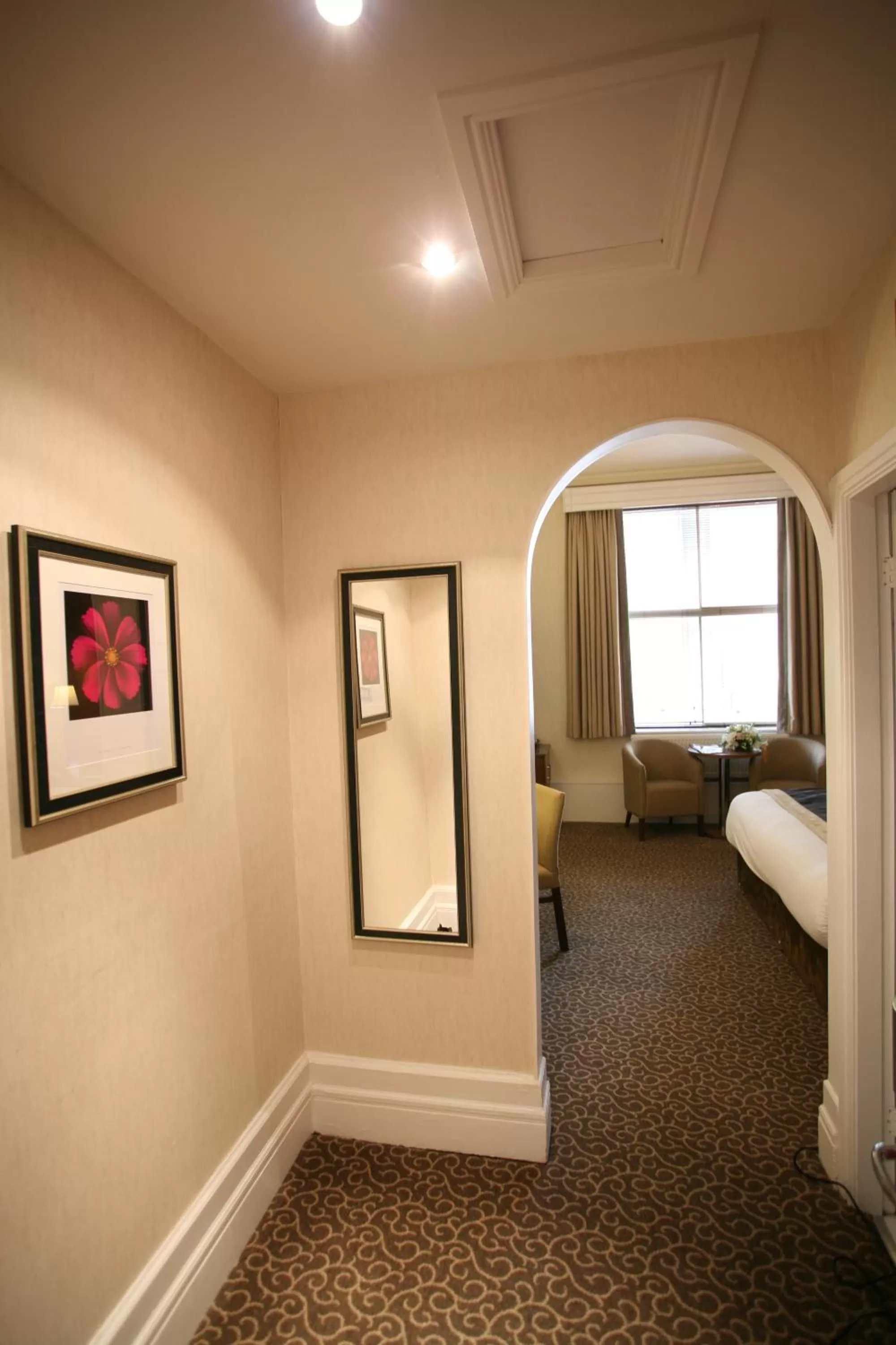 Lobby or reception, Bed in The Midland Hotel